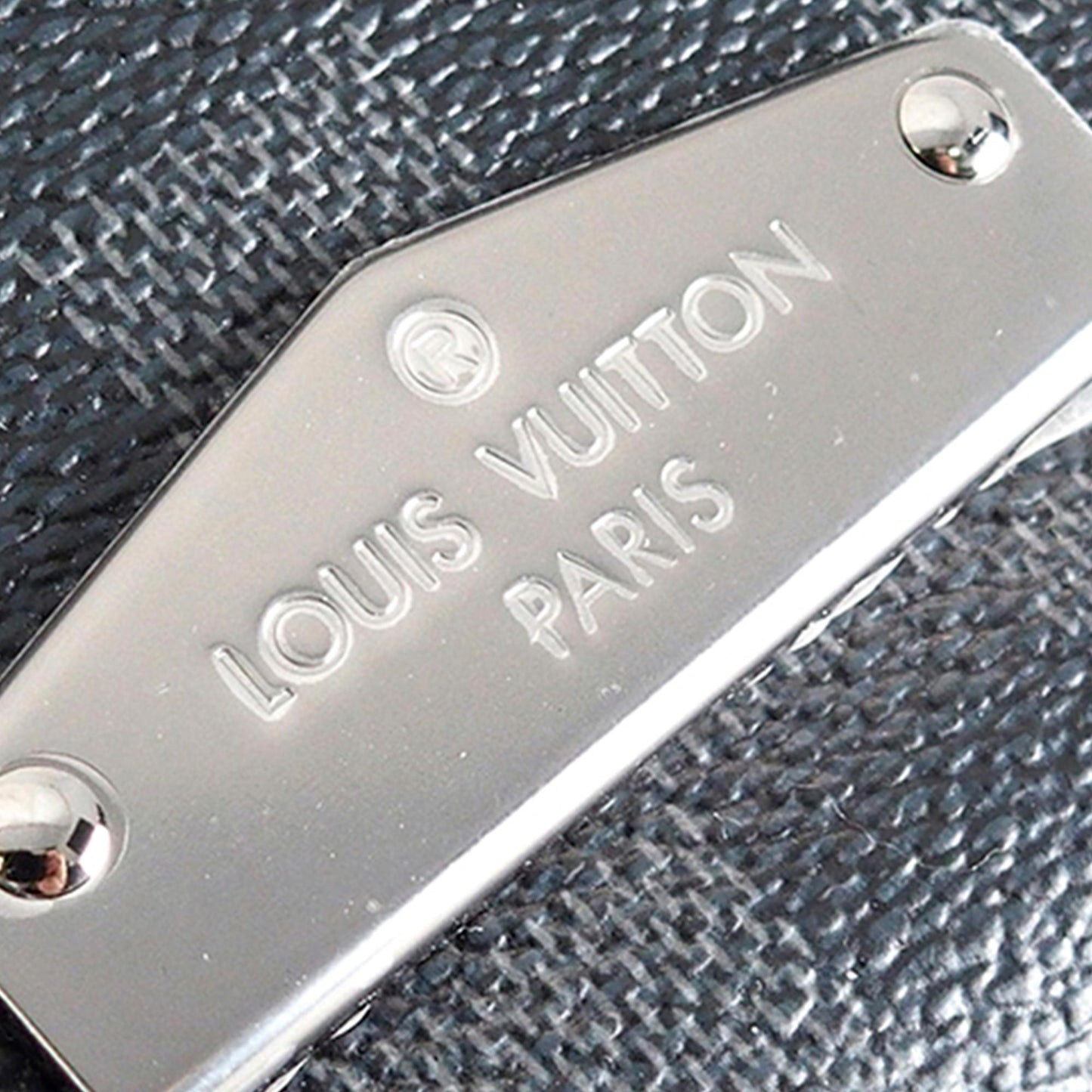 Louis Vuitton Damier Graphite District PM (SHG-ZQs9bk)