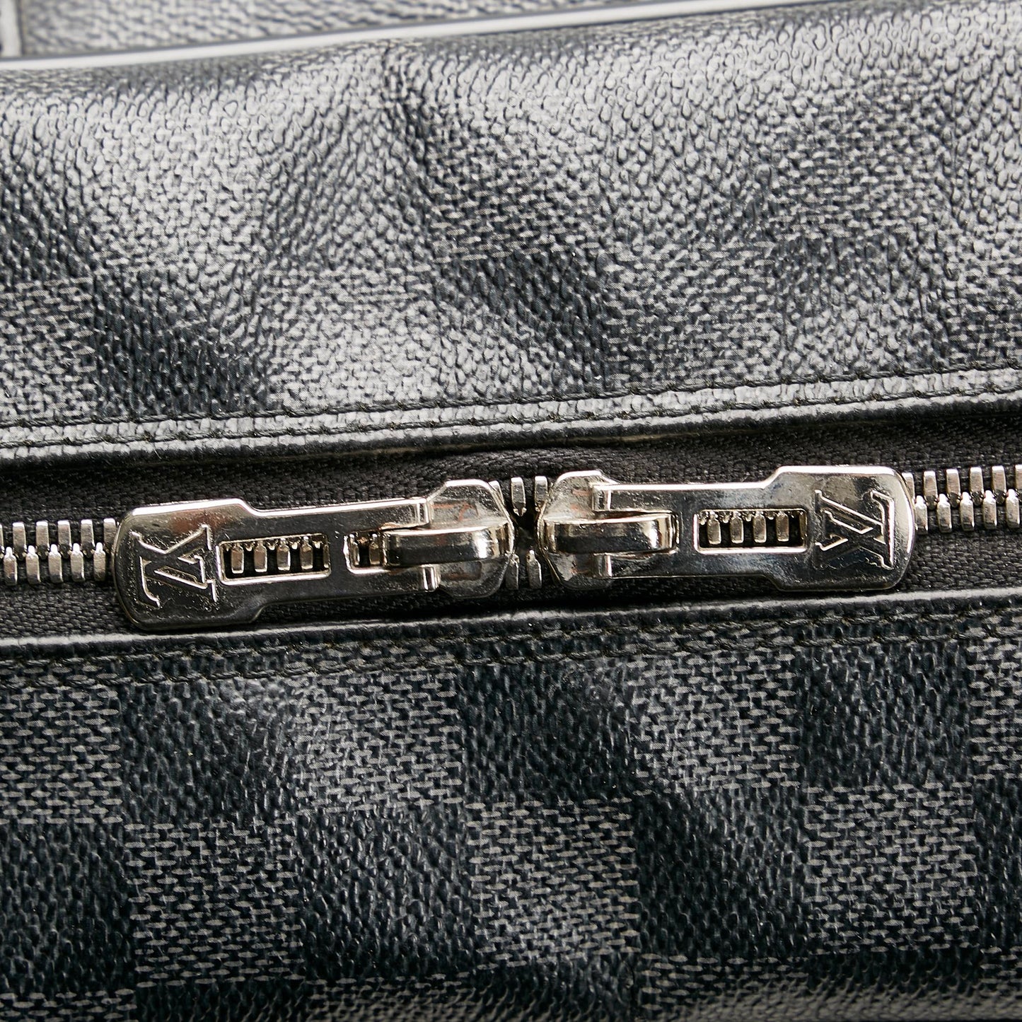 Louis Vuitton Damier Graphite Icare (SHG-DgXGUo)