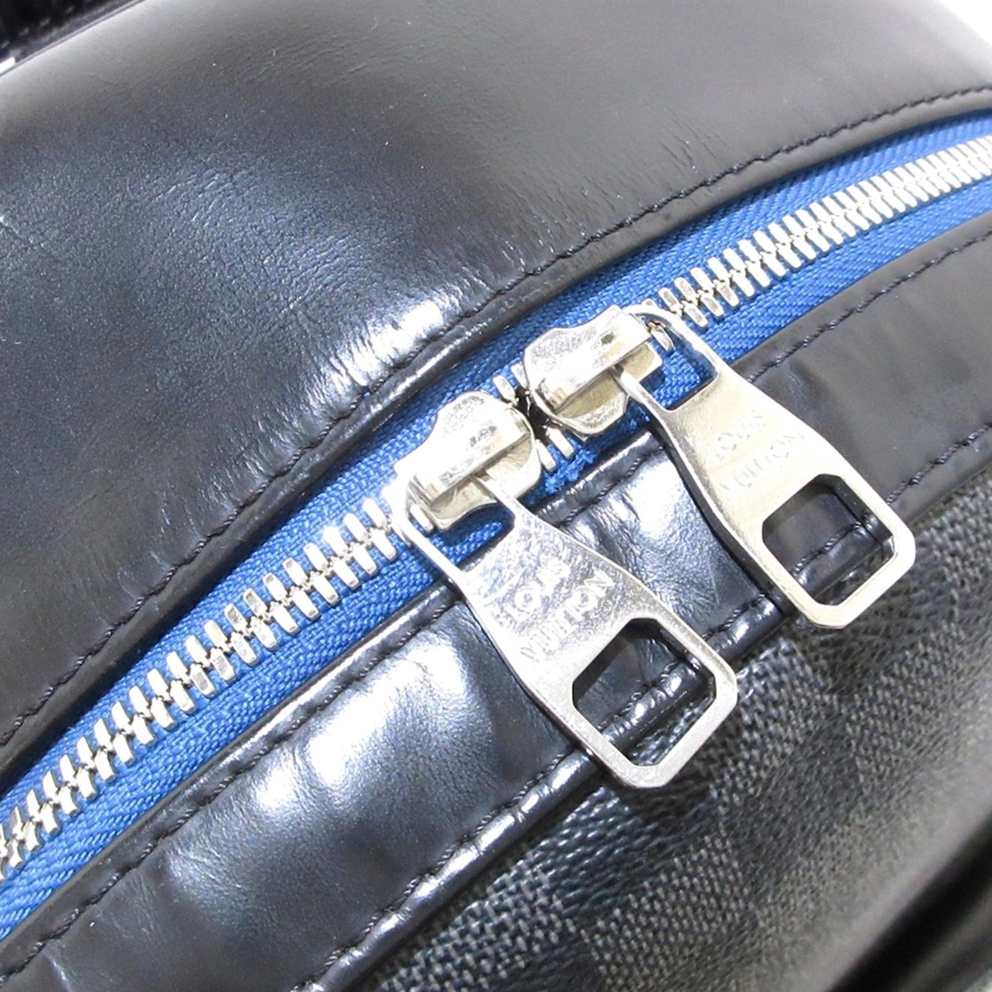 Louis Vuitton Damier Graphite Josh (SHG-m4s6IG)