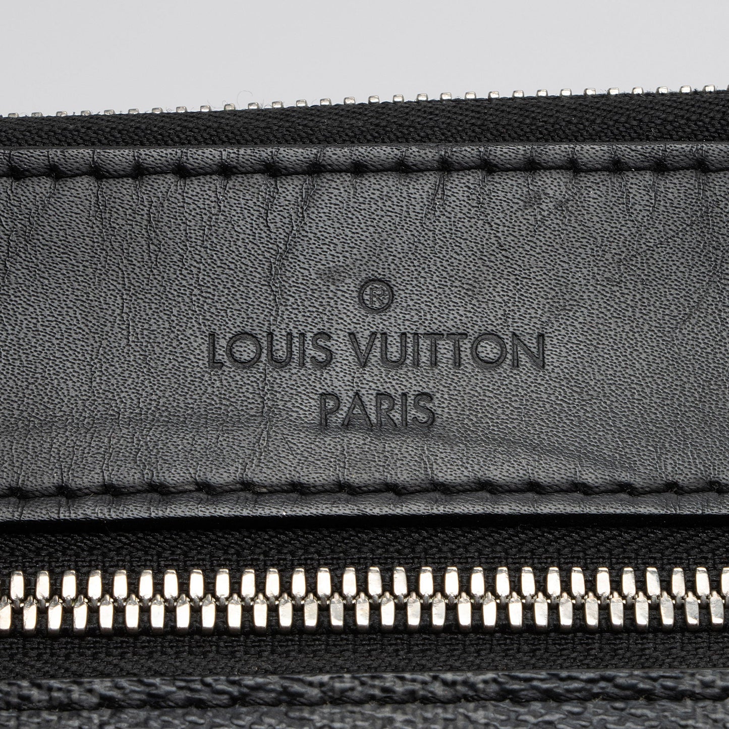 Louis Vuitton Damier Graphite Mick PM NM Messenger Bag (SHF-bwVdAg)