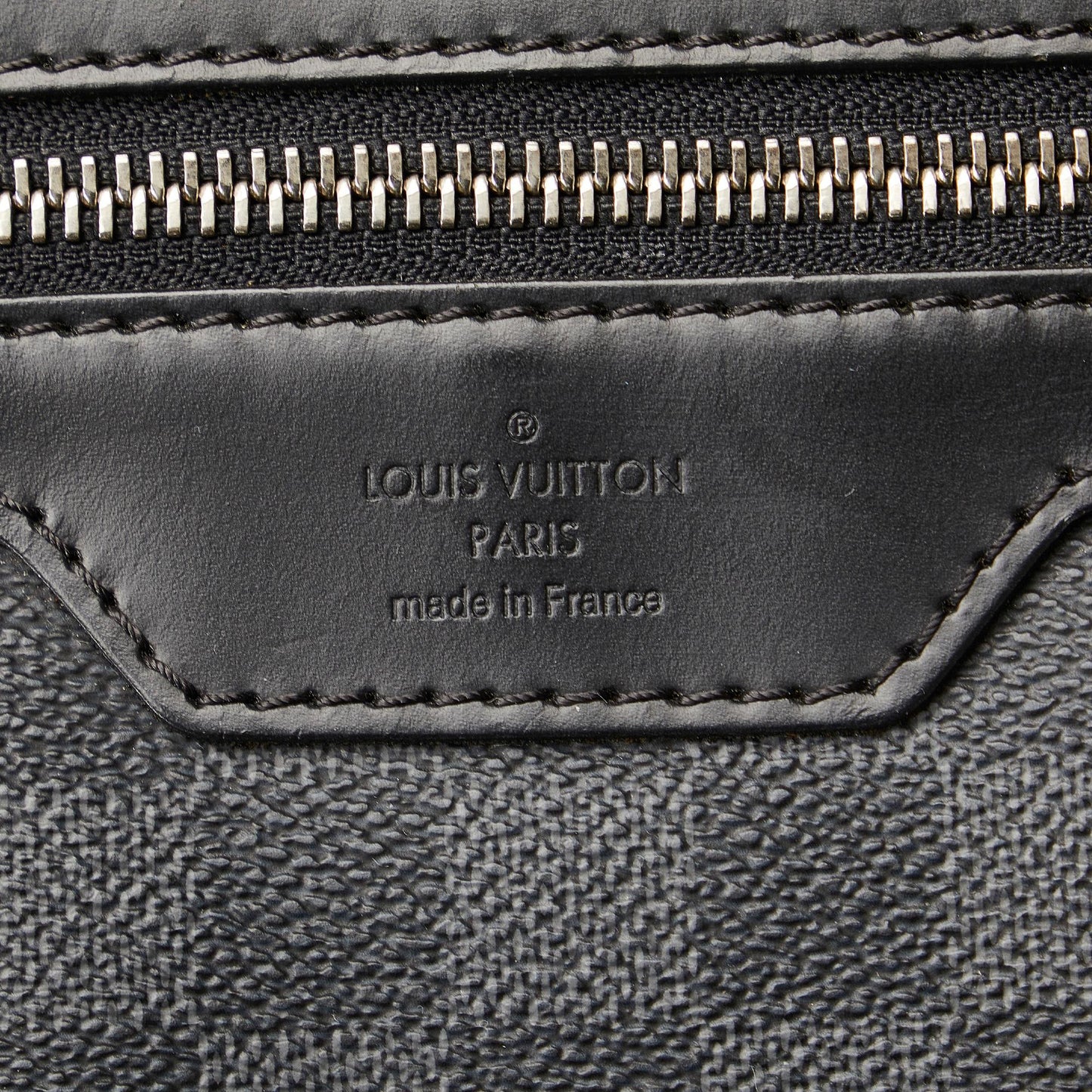 Louis Vuitton Damier Graphite Mick MM (SHG-k009tb)