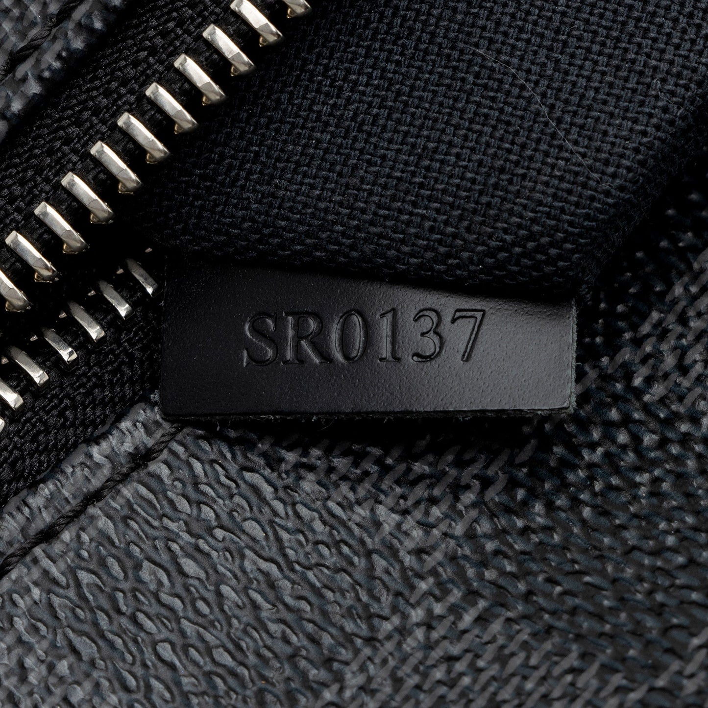 Louis Vuitton Damier Graphite Mick PM Shoulder Bag (SHF-qt5YT5)