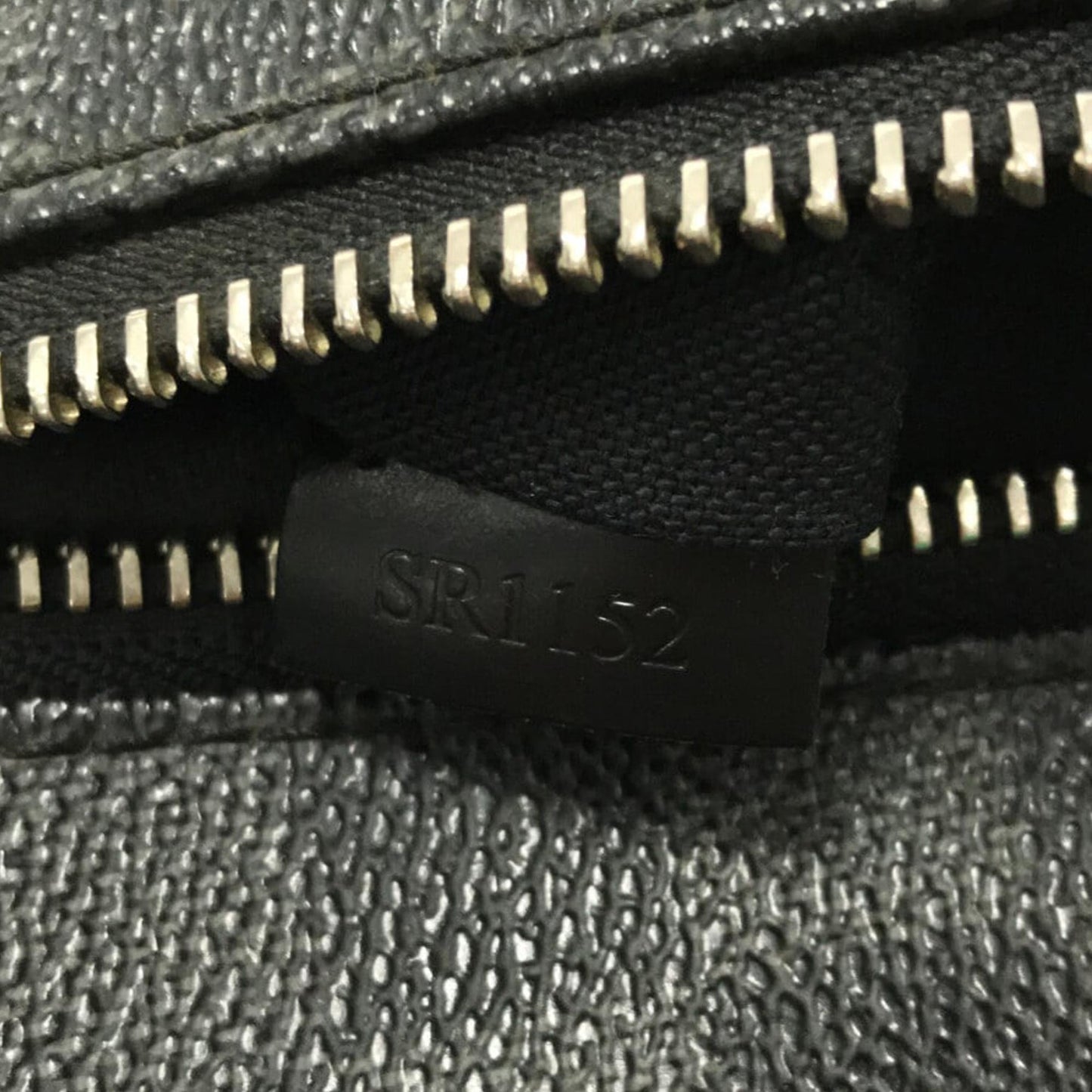 Louis Vuitton Damier Graphite Mick PM (SHG-4D8jnI)