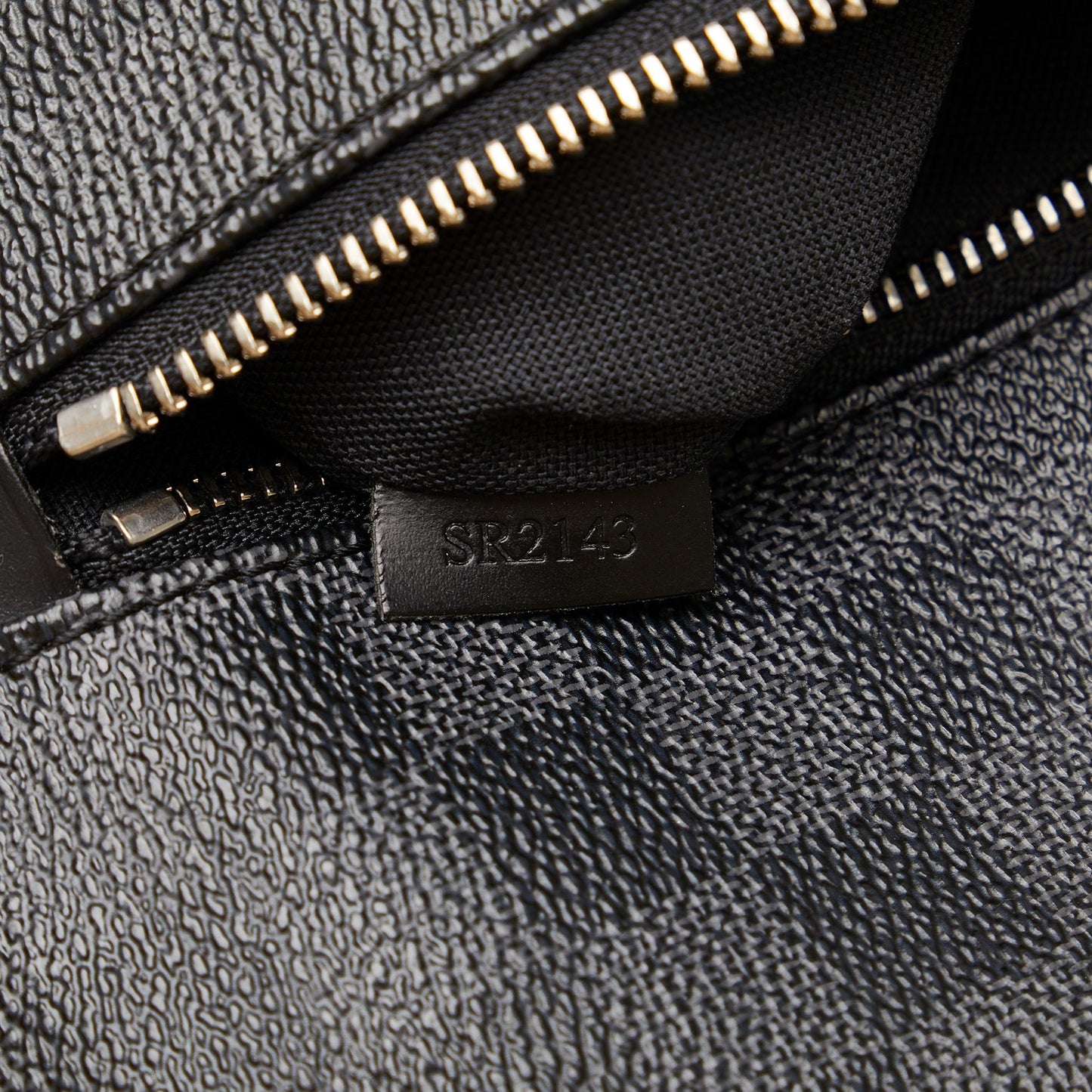 Louis Vuitton Damier Graphite Mick PM (SHG-ICJPbe)