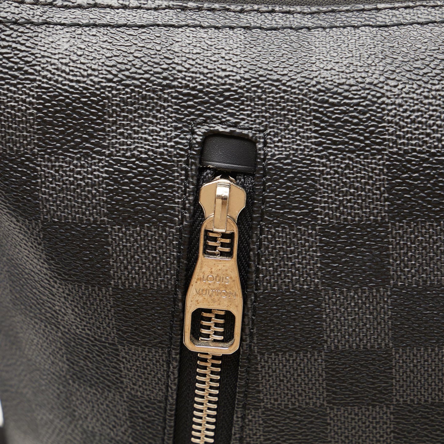 Louis Vuitton Damier Graphite Mick PM (SHG-ICJPbe)