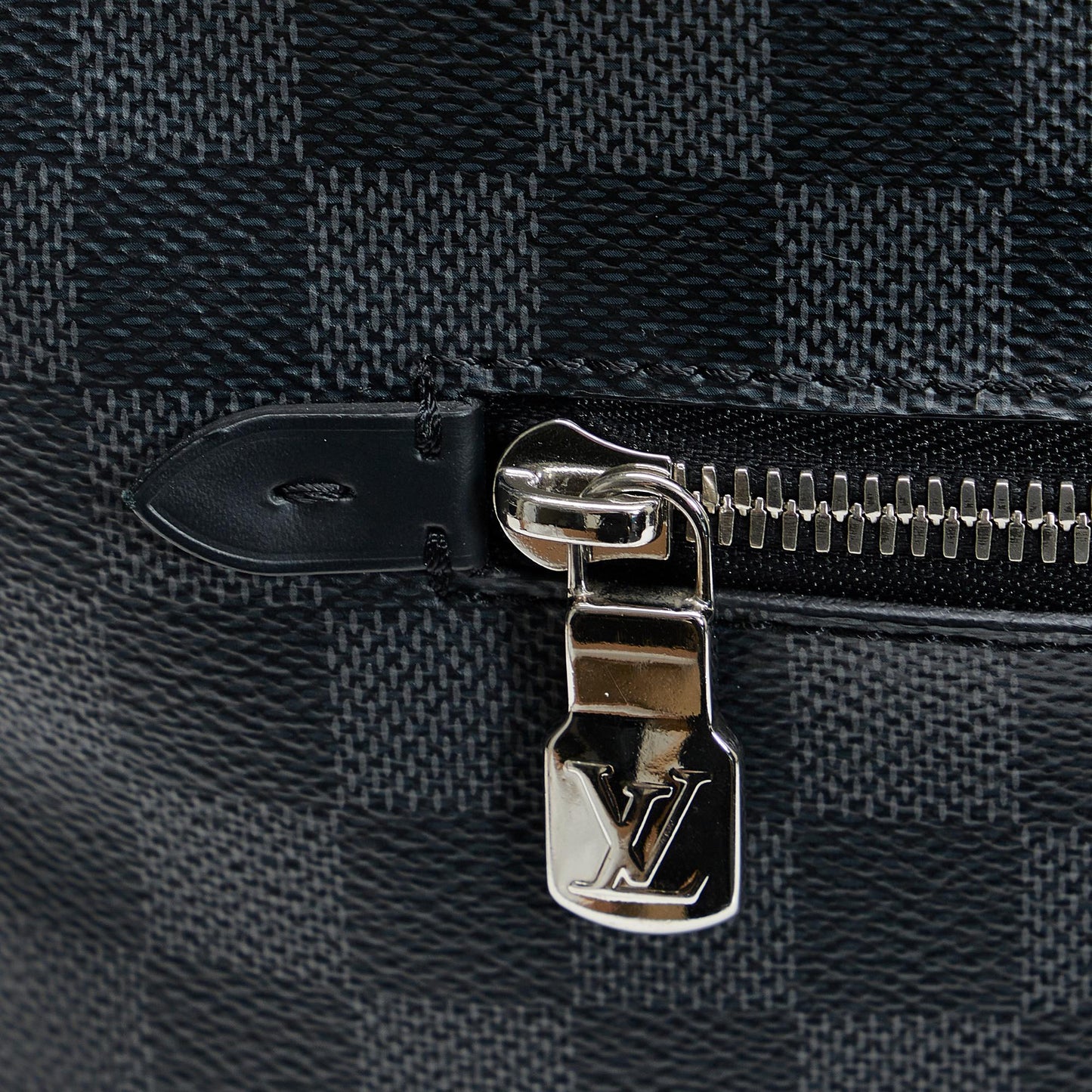 Louis Vuitton Damier Graphite Porte Documents Business PM (SHG-ptozKf)