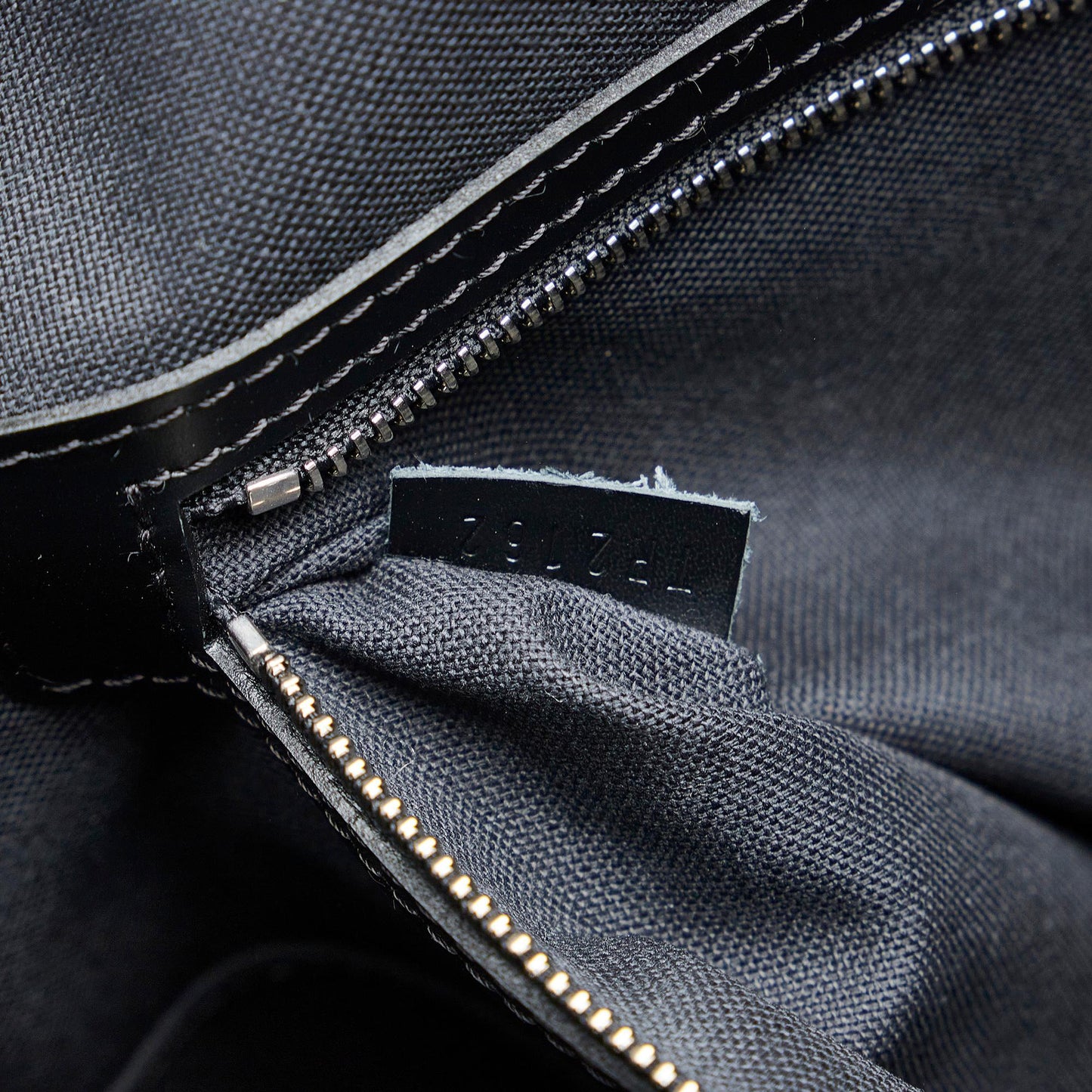 Louis Vuitton Damier Graphite Porte Documents Voyage PM (SHG-aFXOnQ)