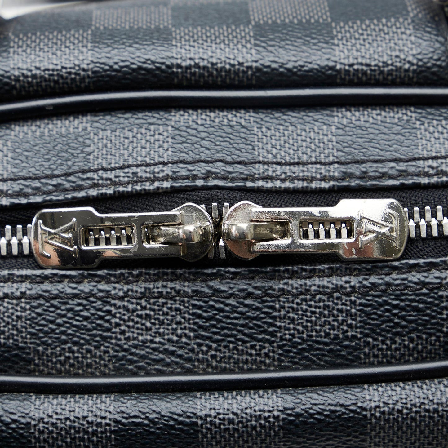 Louis Vuitton Damier Graphite Porte Documents Voyage PM (SHG-rllWo9)