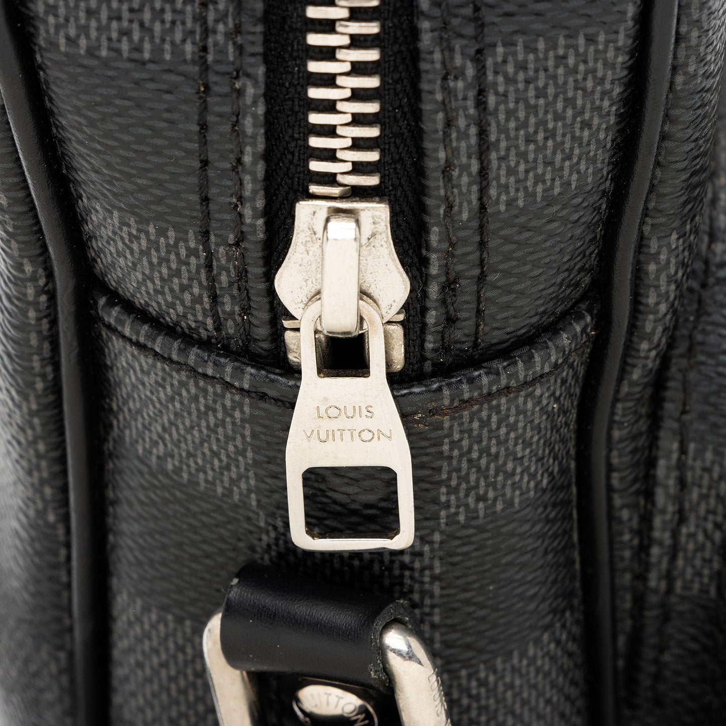 Louis Vuitton Damier Graphite Rem Messenger
