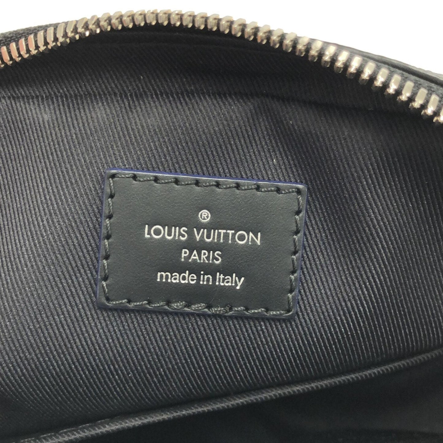 Louis Vuitton Damier Graphite Renaissance Map Danube Slim PM (SHG-tKOEzs)