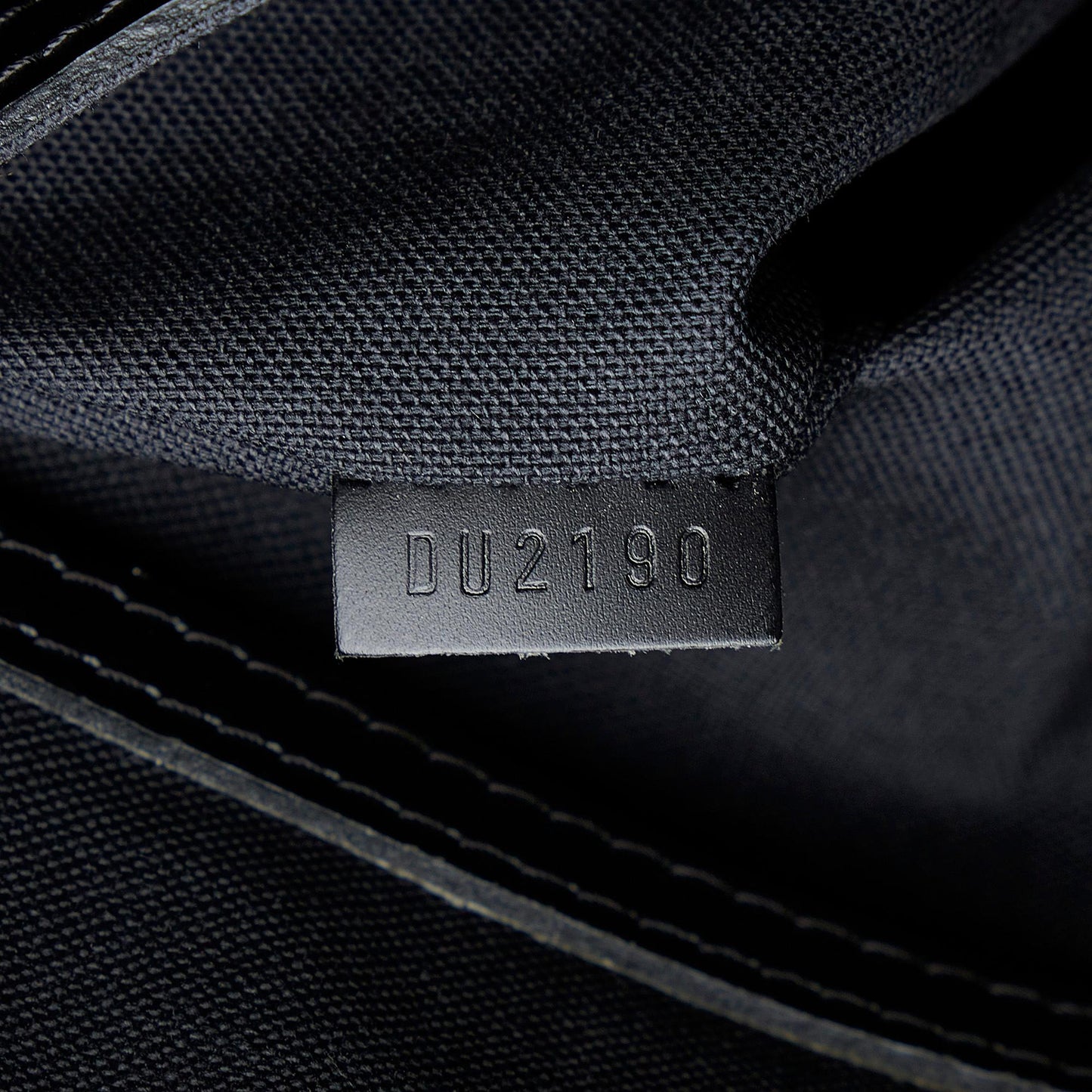 Louis Vuitton Damier Graphite Tadao PM (SHG-dvDPaB)