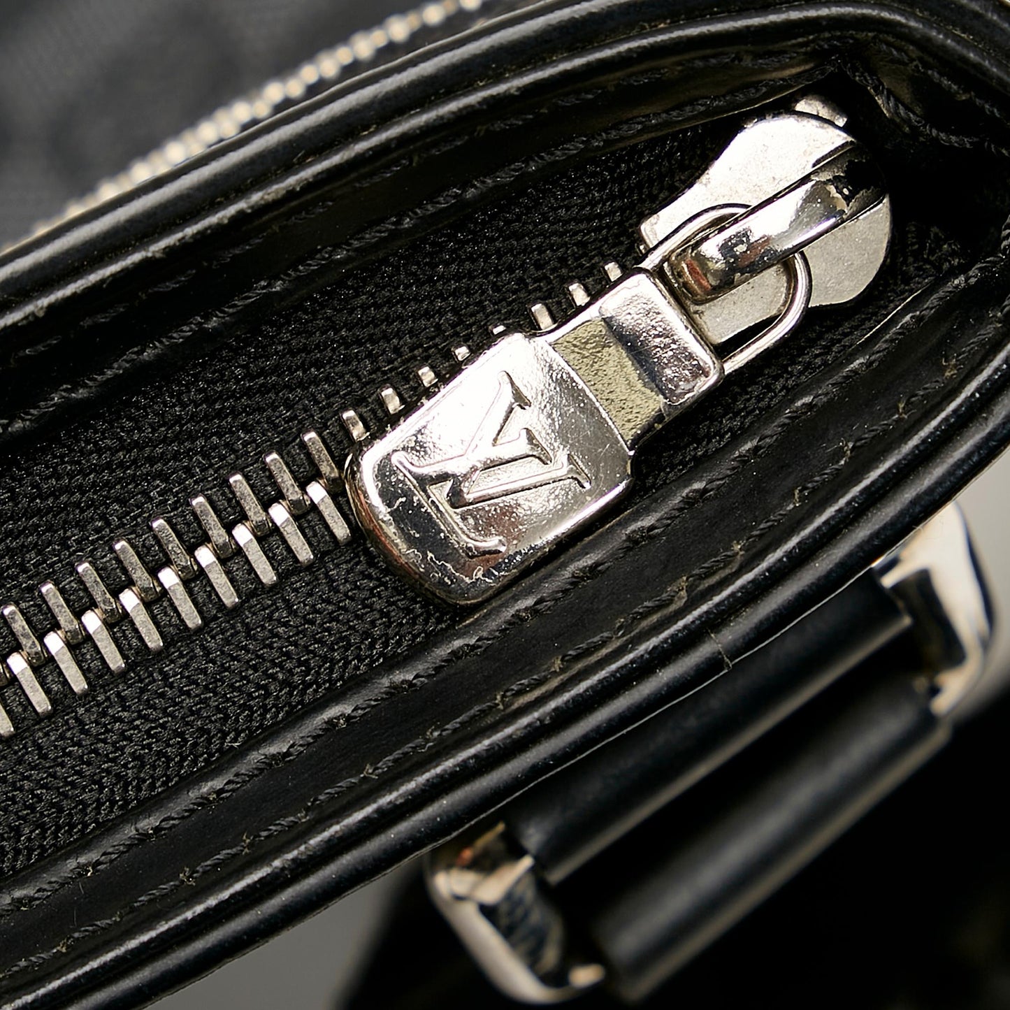 Louis Vuitton Damier Graphite Thomas (SHG-37464)