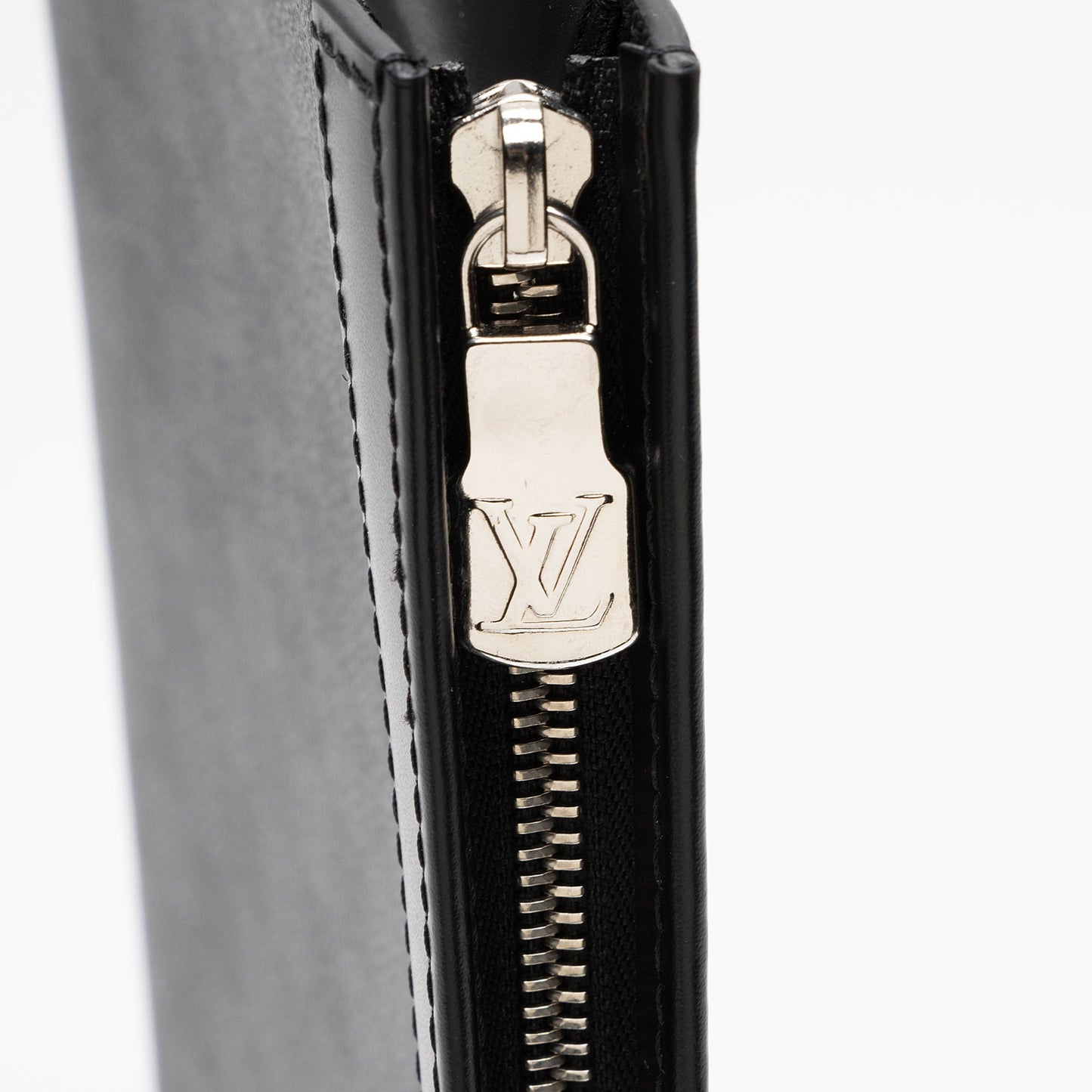 Louis Vuitton Damier Graphite Voyage MM Pochette (SHF-sHbFfl)