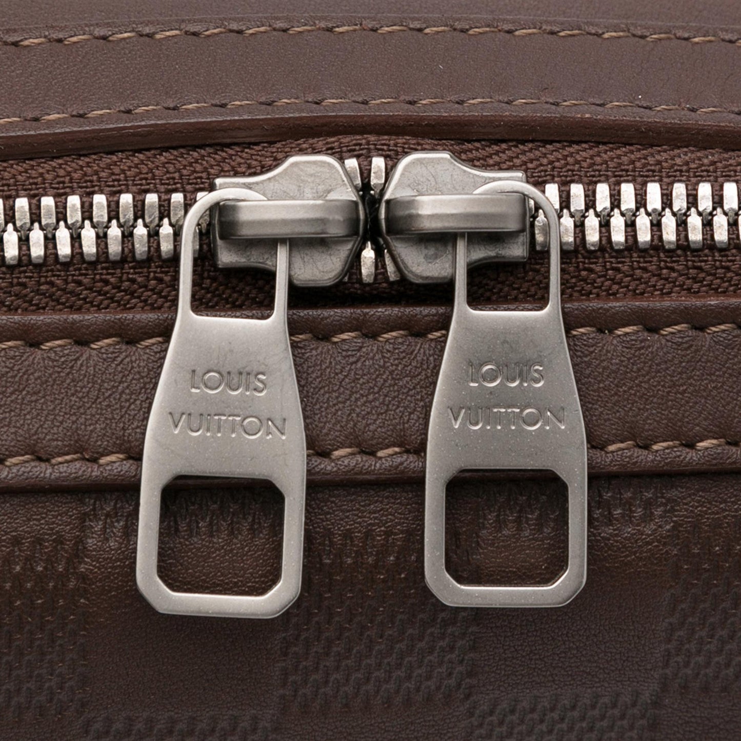 Louis Vuitton Damier Infini Calypso MM (SHG-XviTBh)