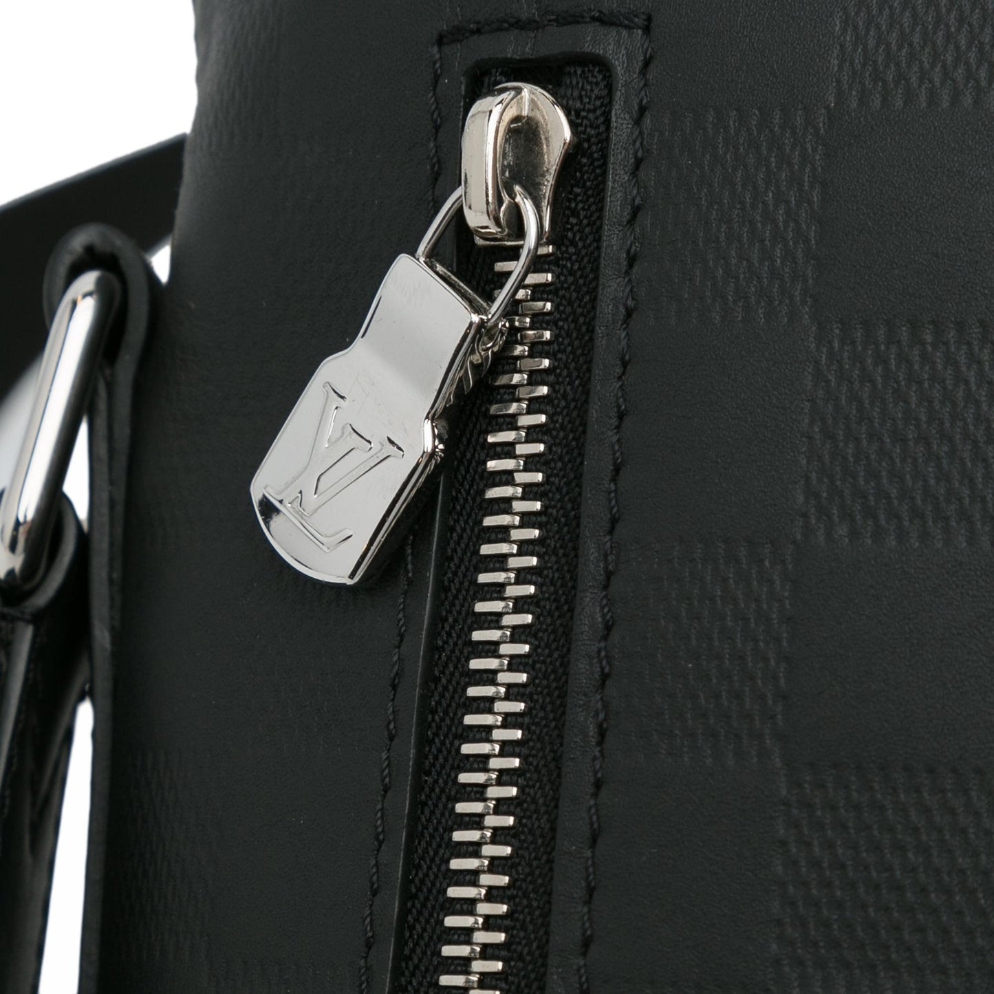 Louis Vuitton Damier Infini Discovery Messenger BB (SHG-xBkVzV)