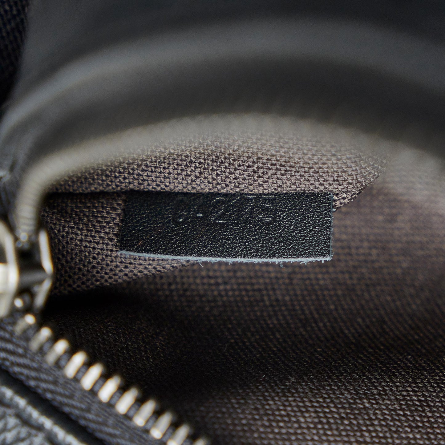 Louis Vuitton Damier Infini District PM (SHG-T3JqDP)