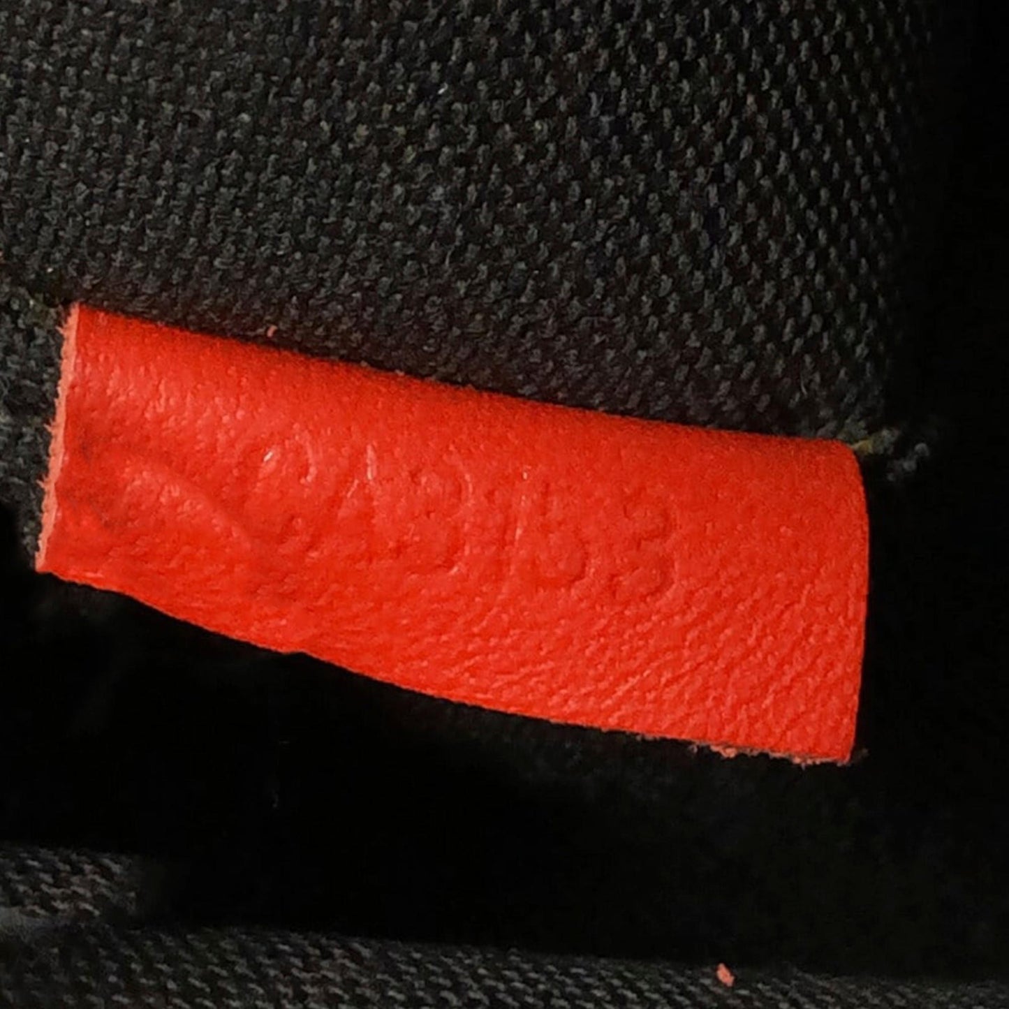 Louis Vuitton Damier Infini Tadao (SHG-ikK5uT)
