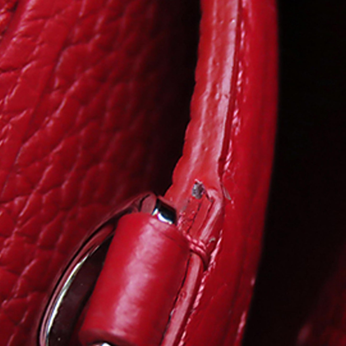 Louis Vuitton Denim Capucines PM (SHG-M3Scgr)