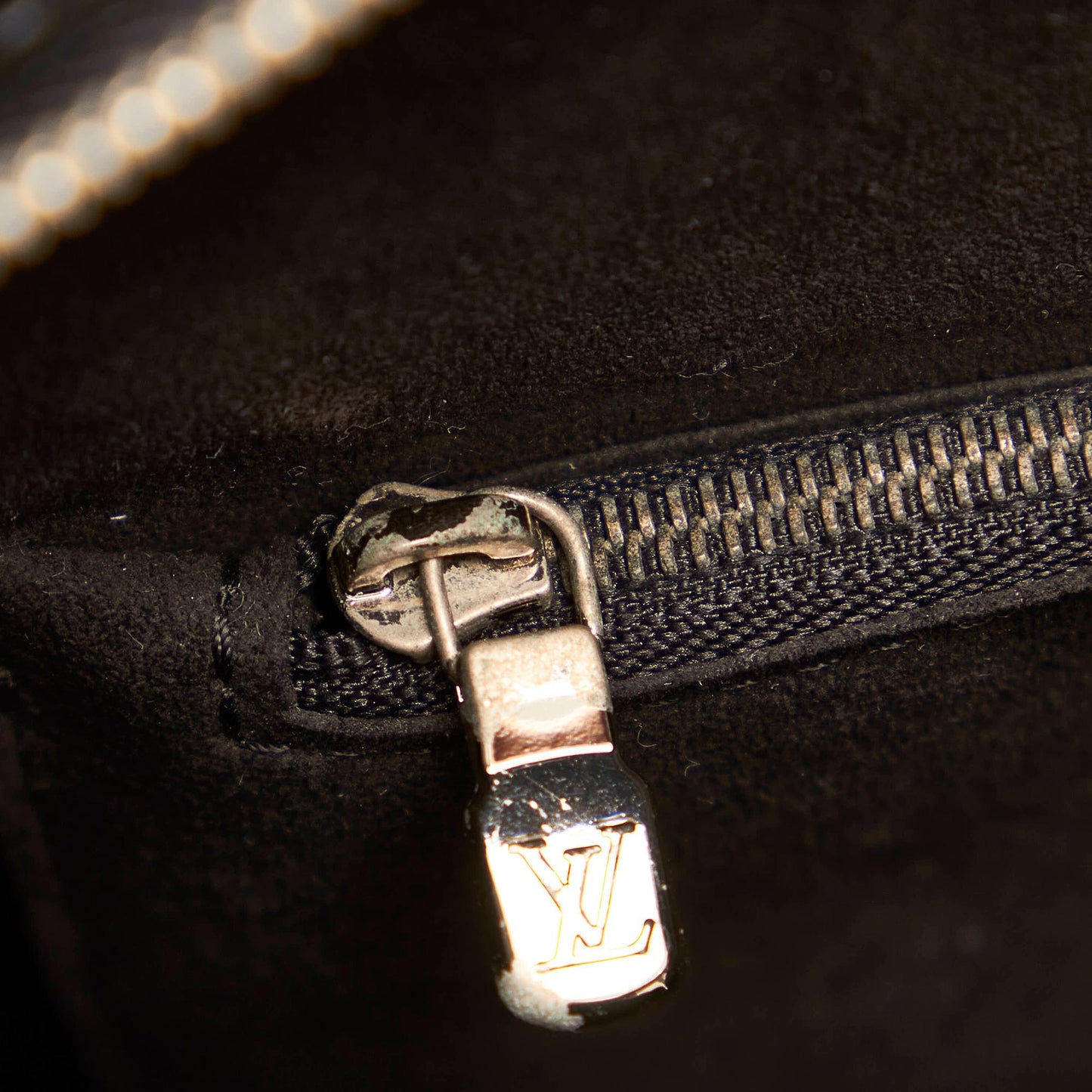 Louis Vuitton Electric Epi Pont Neuf GM (SHG-29836)