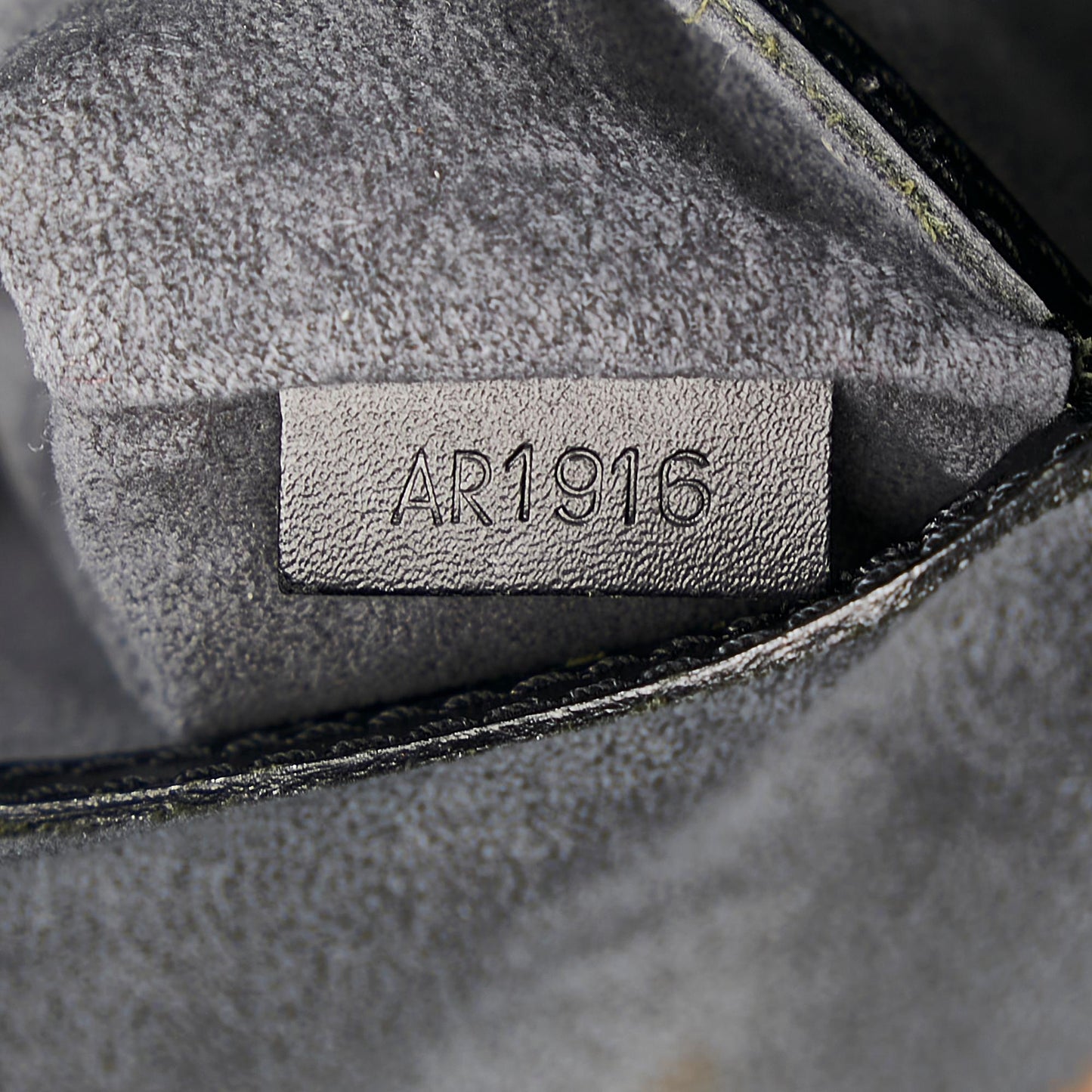 Louis Vuitton Epi Alma MM (SHG-37252)