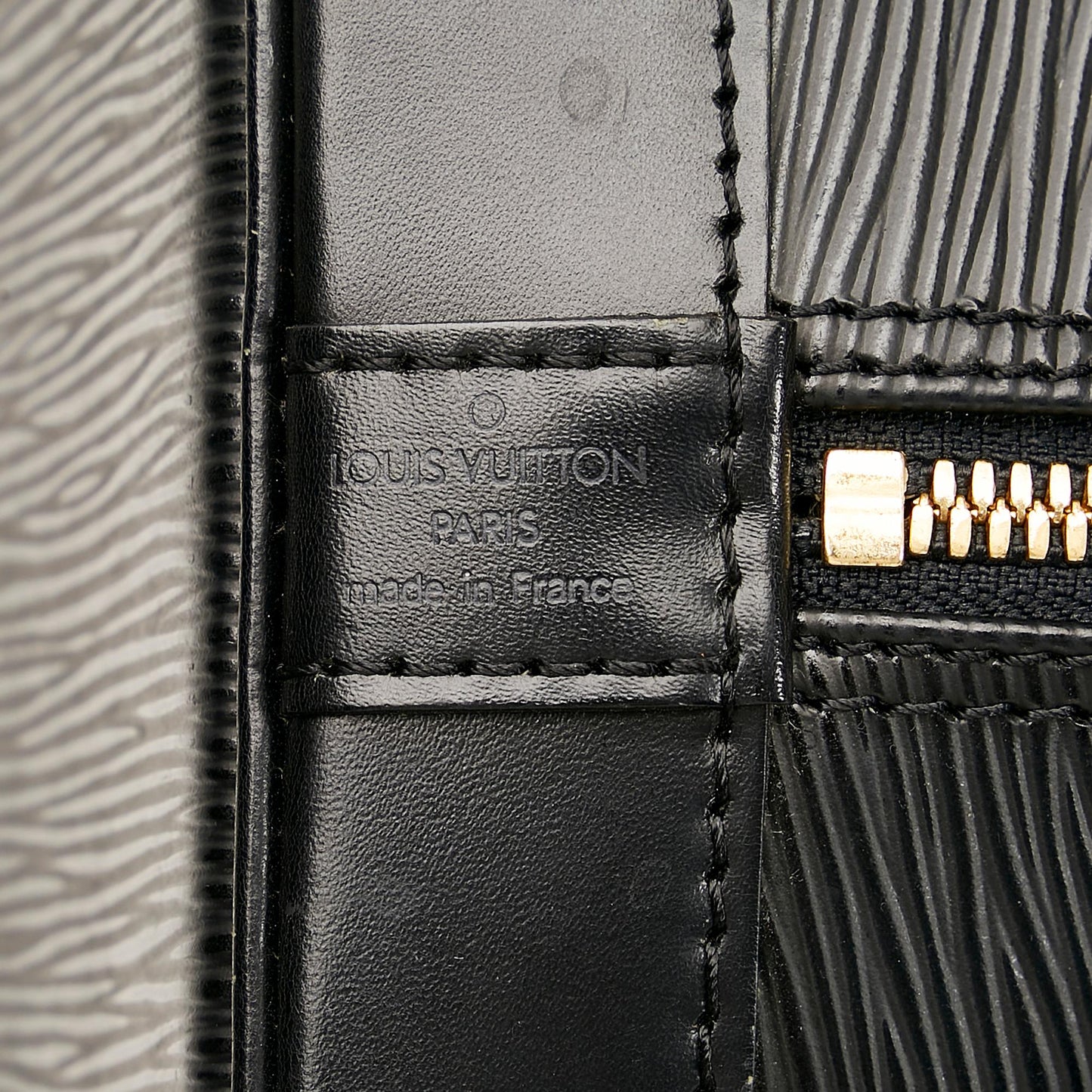 Louis Vuitton Epi Alma MM (SHG-37252)