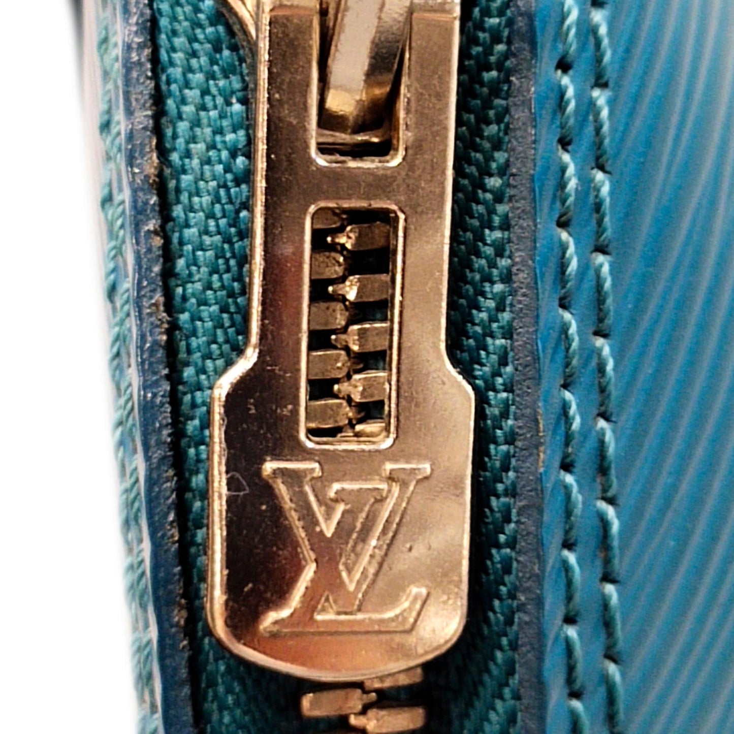 Louis Vuitton Epi Alma PM (SHG-mTO7IJ)