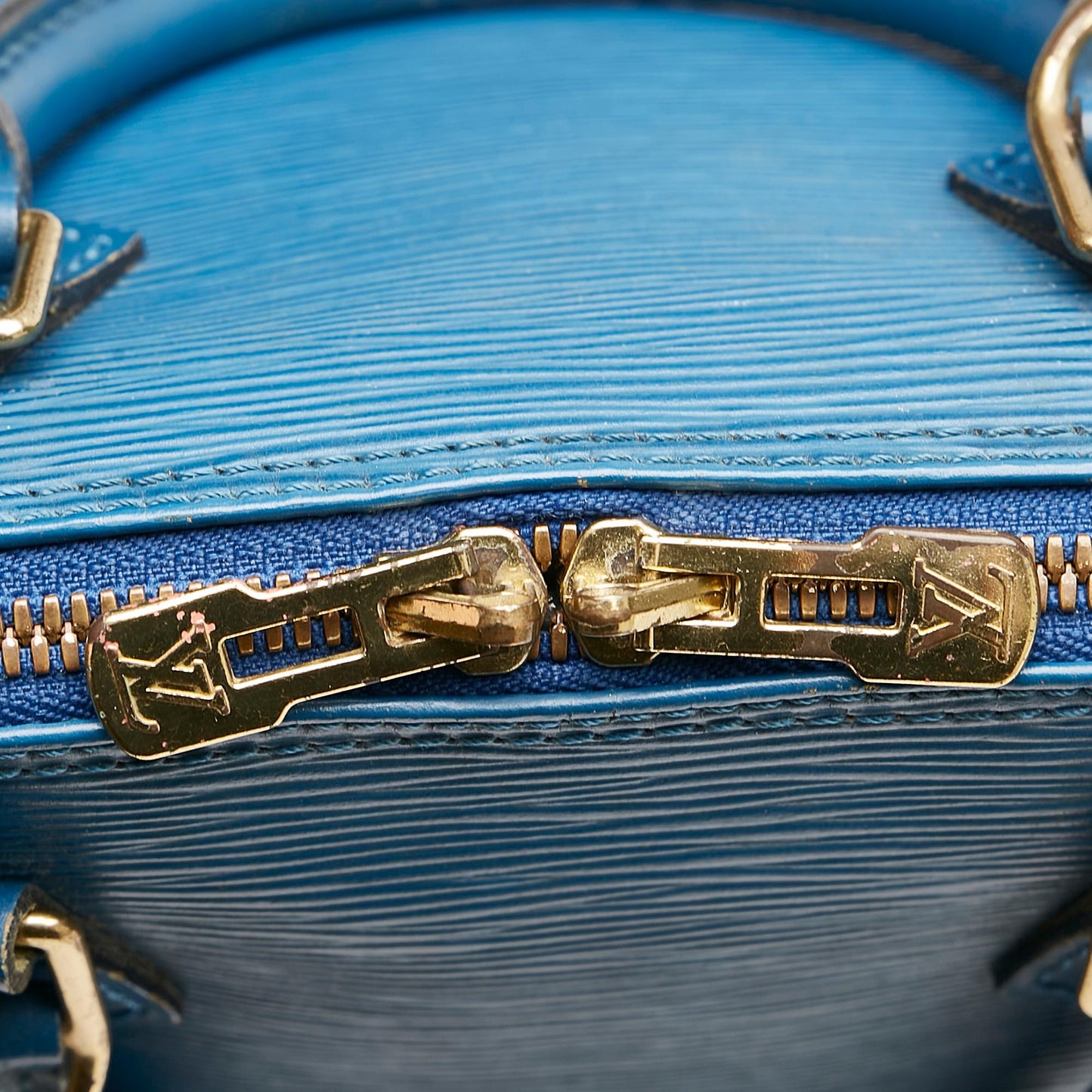 Louis Vuitton Epi Alma PM (SHG-o0LU0b)