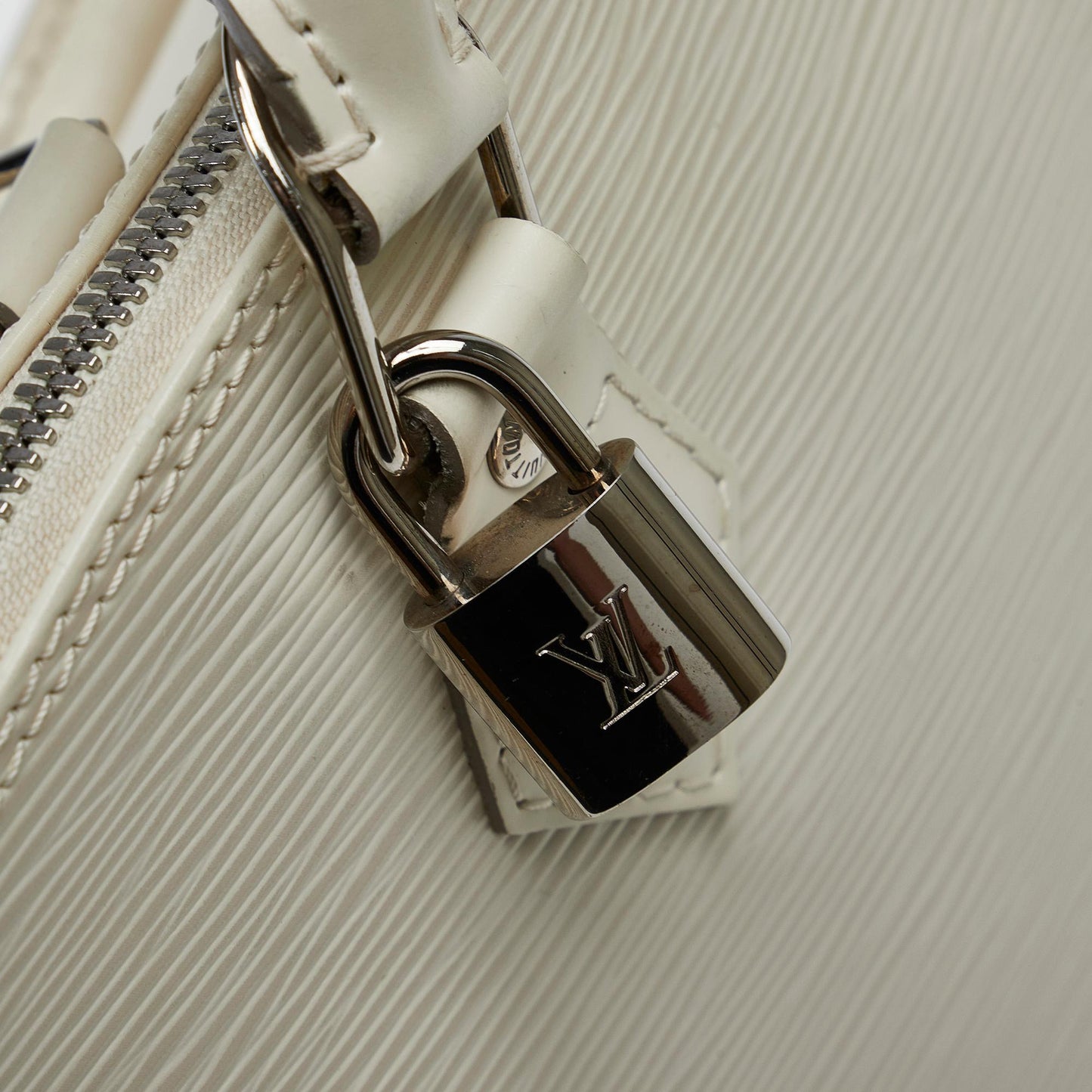 Louis Vuitton Epi Alma PM (SHG-RfnPhH)