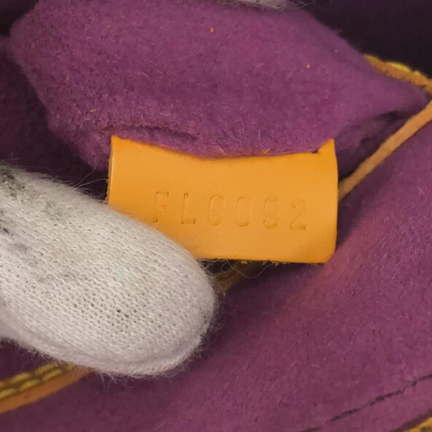Louis Vuitton Epi Alma PM (SHG-yYrLEu)