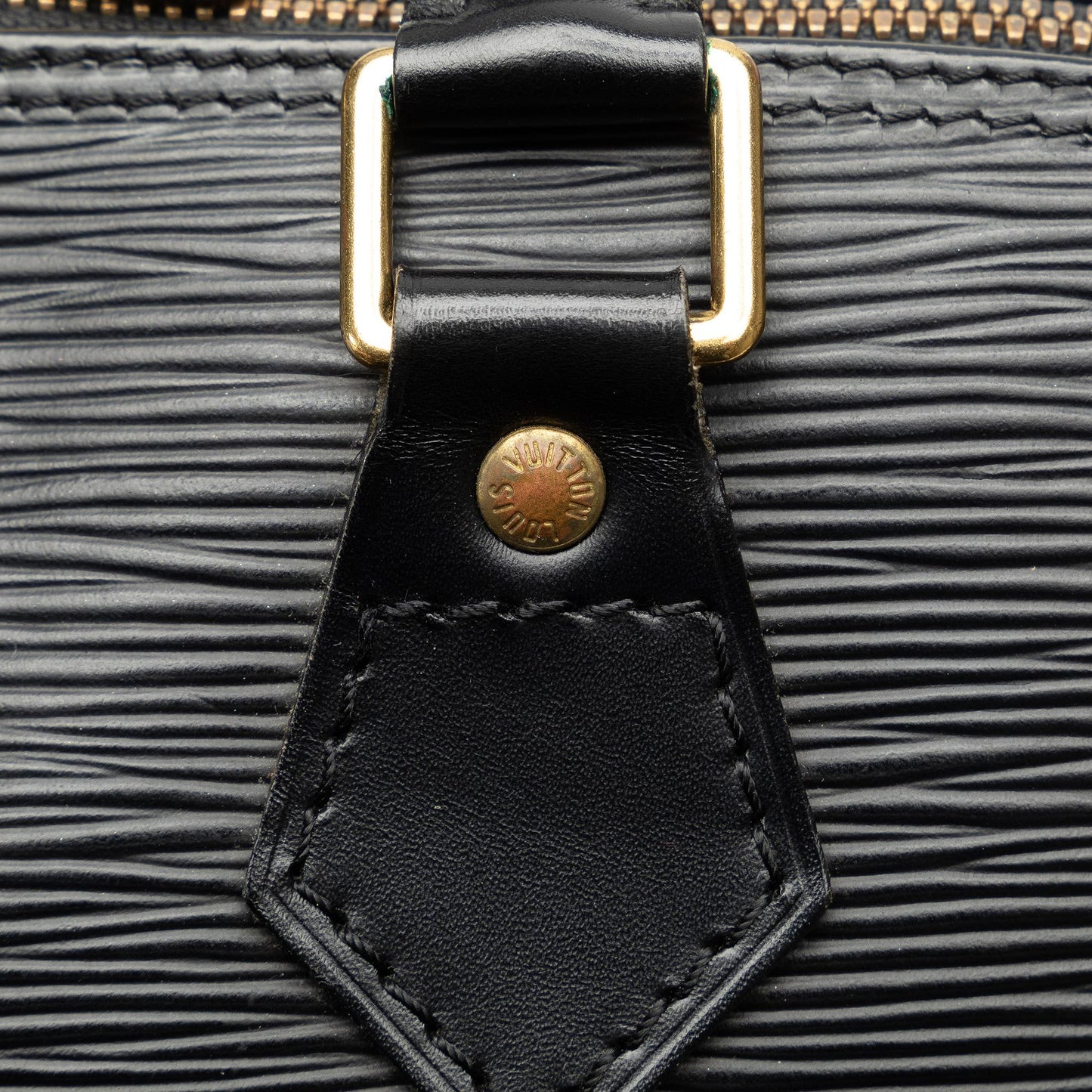 Louis Vuitton Epi Alma PM (SHG-CBfk3B)