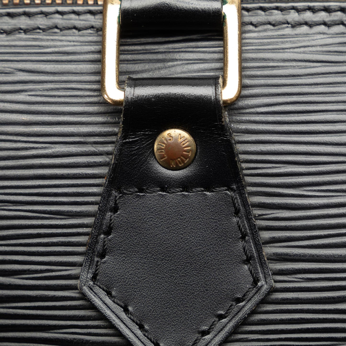 Louis Vuitton Epi Alma PM (SHG-CBfk3B)