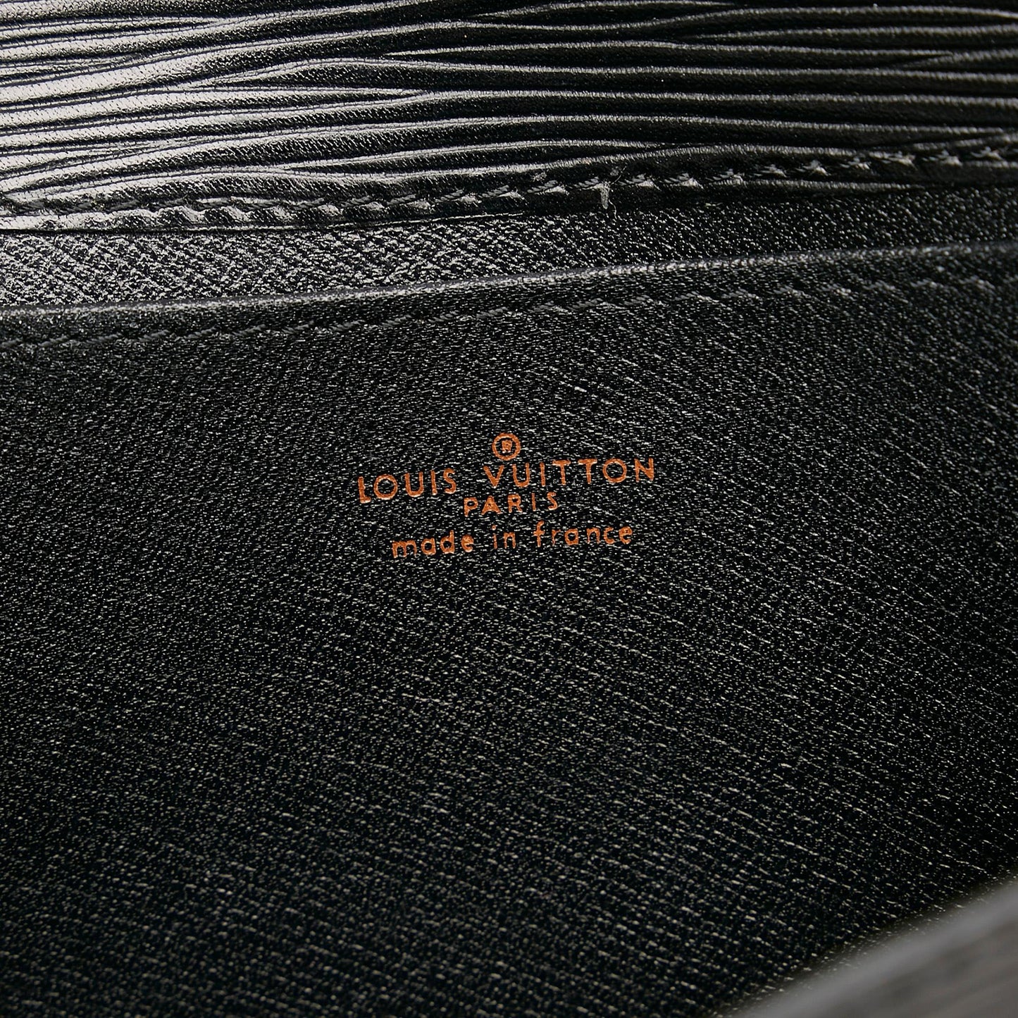 Louis Vuitton Epi Art Deco Clutch (SHG-v9Z15f)