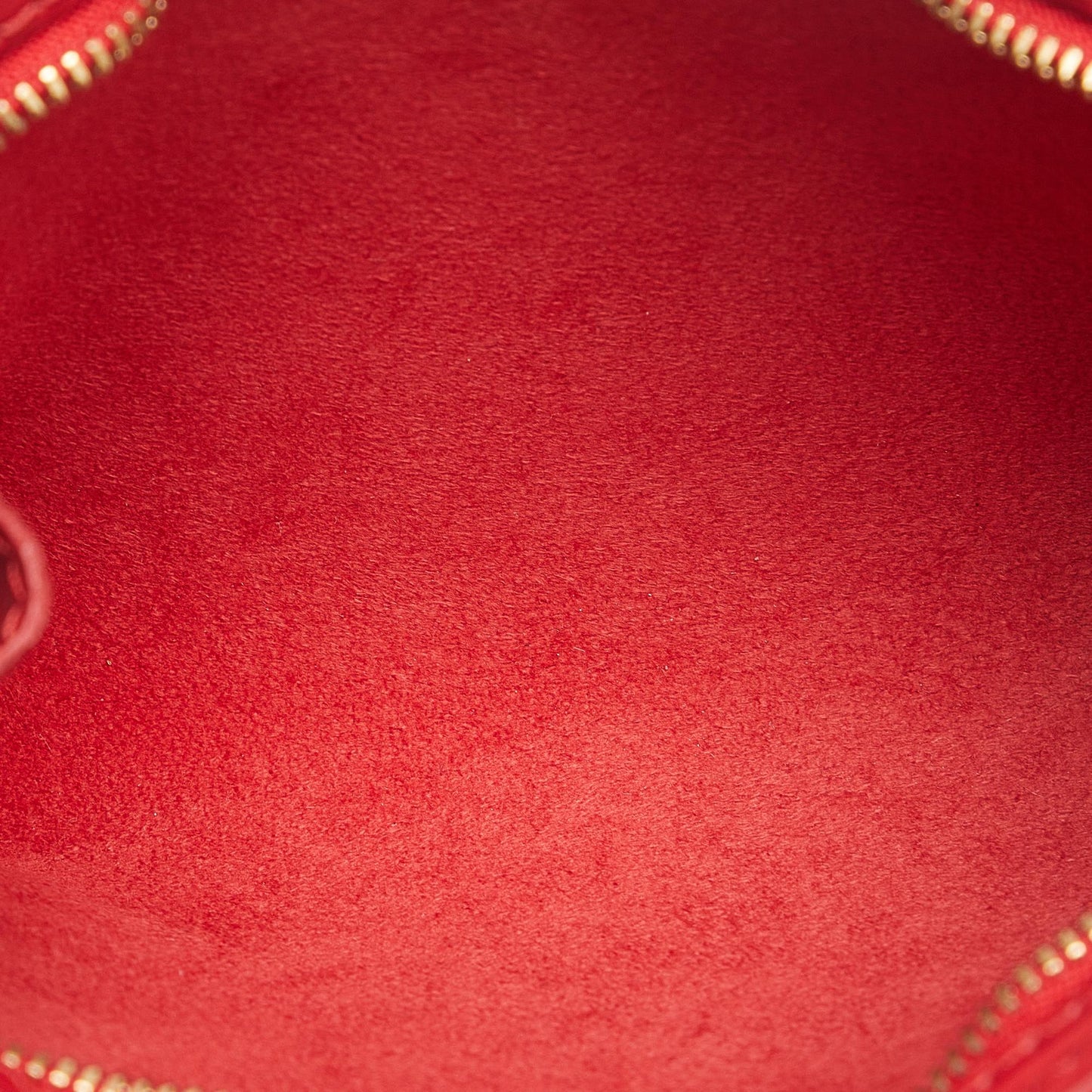 Louis Vuitton Epi Bucket PM Pouch (SHG-LsDK3E)