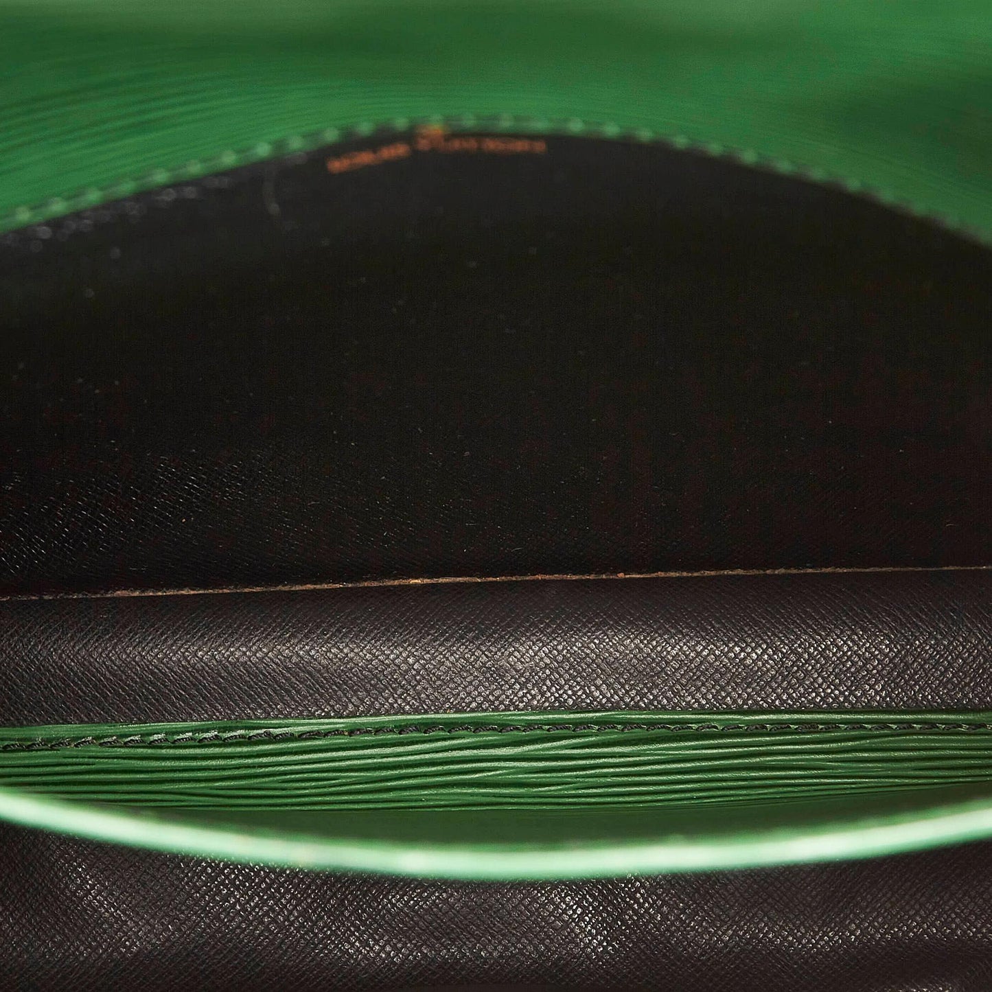 Louis Vuitton Epi Cartouchiere MM (SHG-30202)