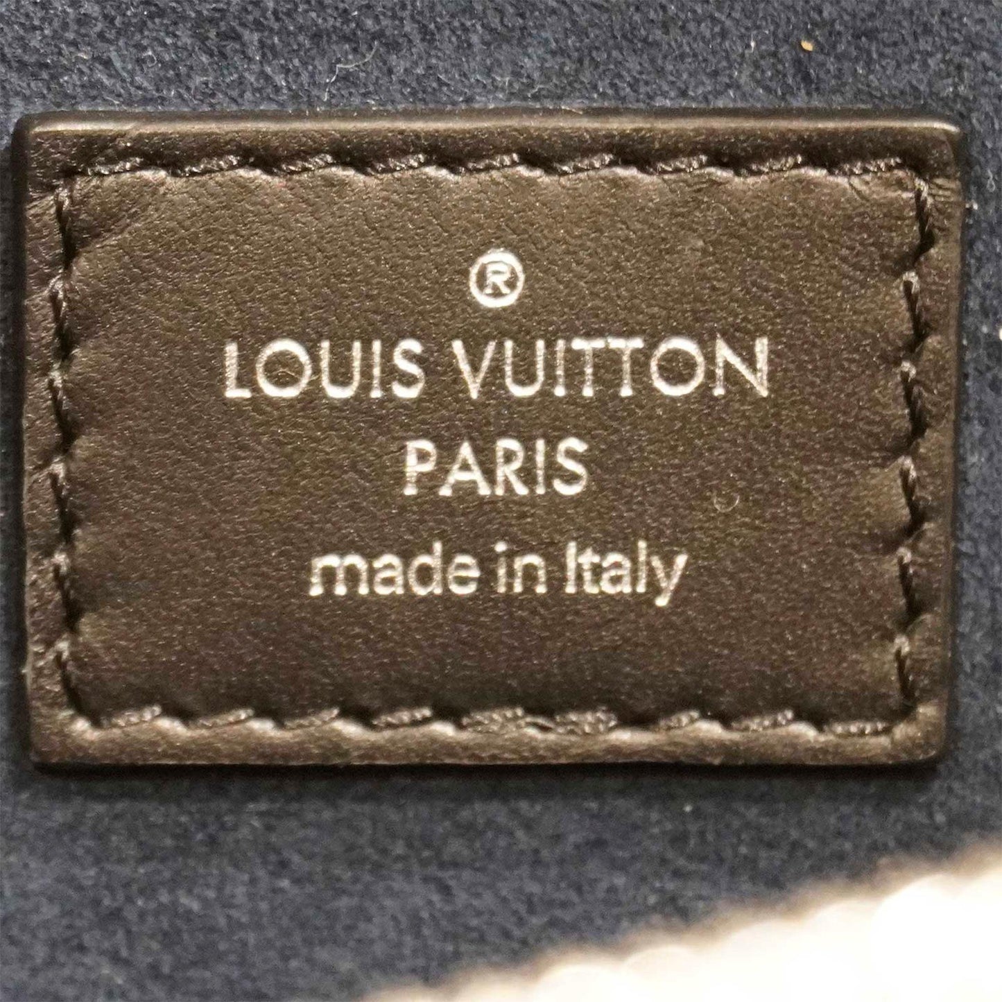 Louis Vuitton Epi Circle Bumbag (SHG-U44cIk)