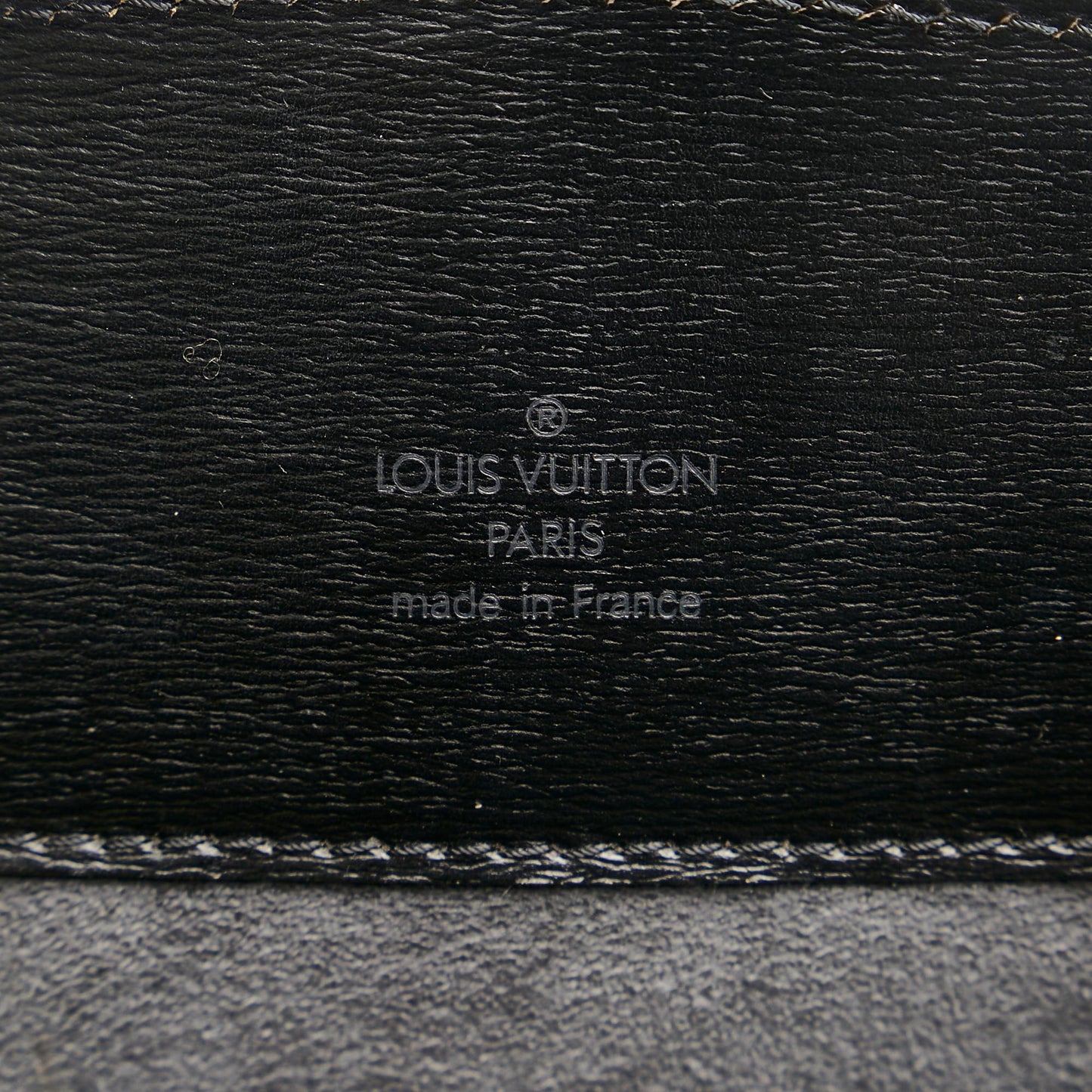 Louis Vuitton Epi Cluny (SHG-35105)