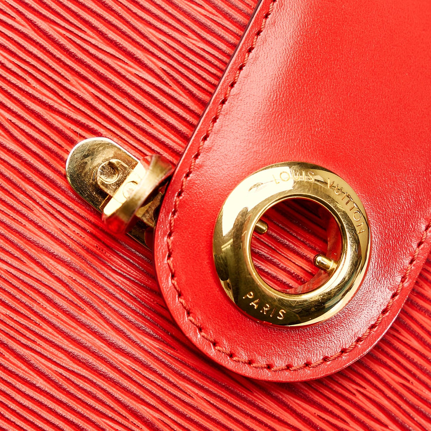 Louis Vuitton Epi Cluny (SHG-36455)