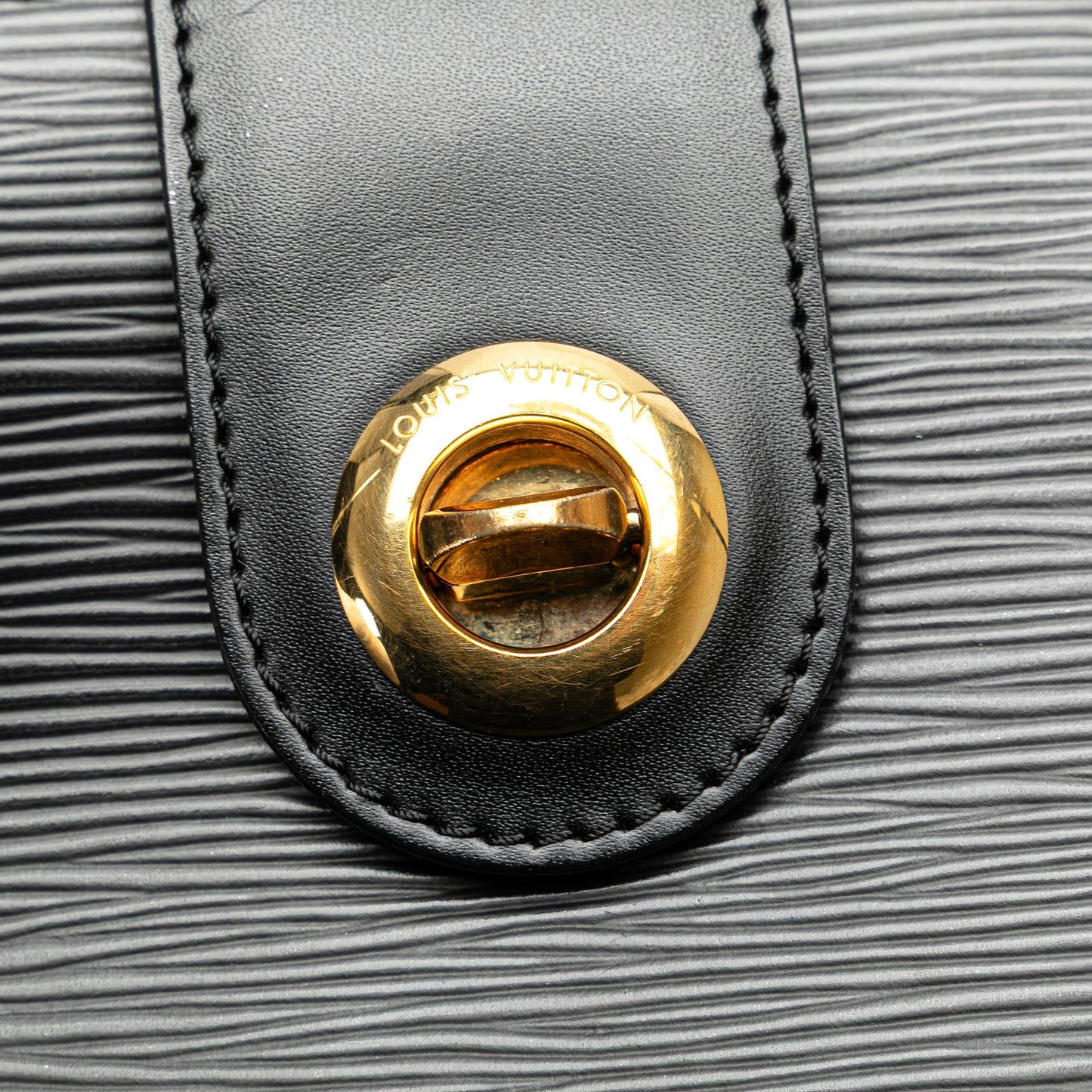 Louis Vuitton Epi Cluny