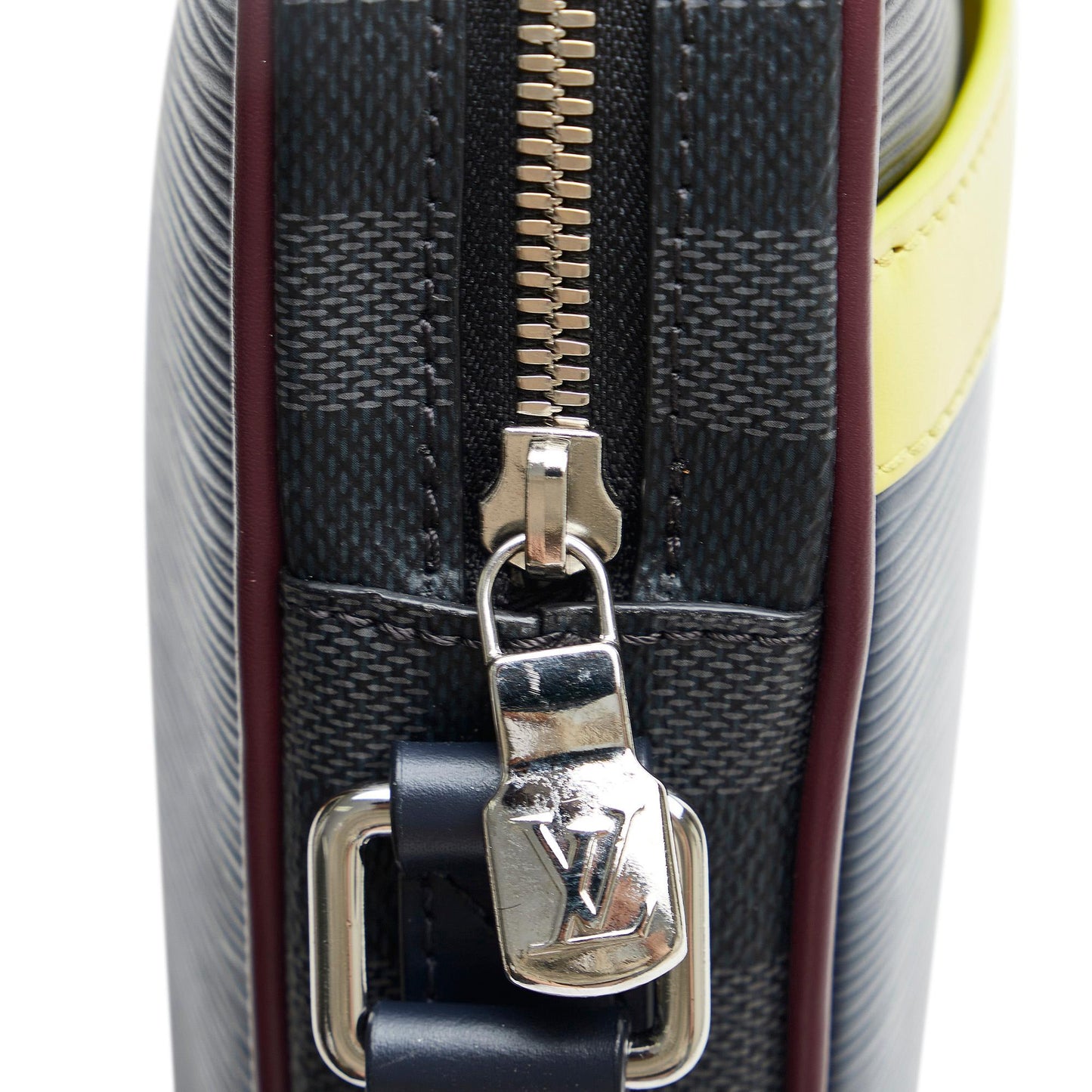 Louis Vuitton Epi Danube (SHG-teNhMG)