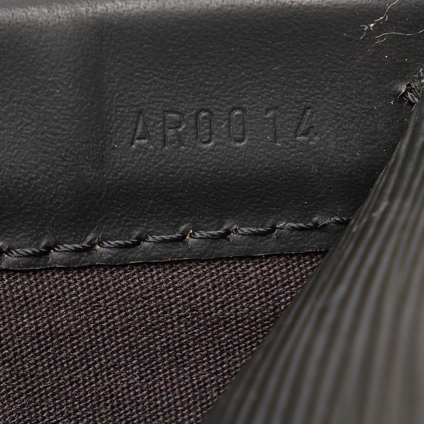 Louis Vuitton Epi Dhanura GM (SHG-OvNJ2r)