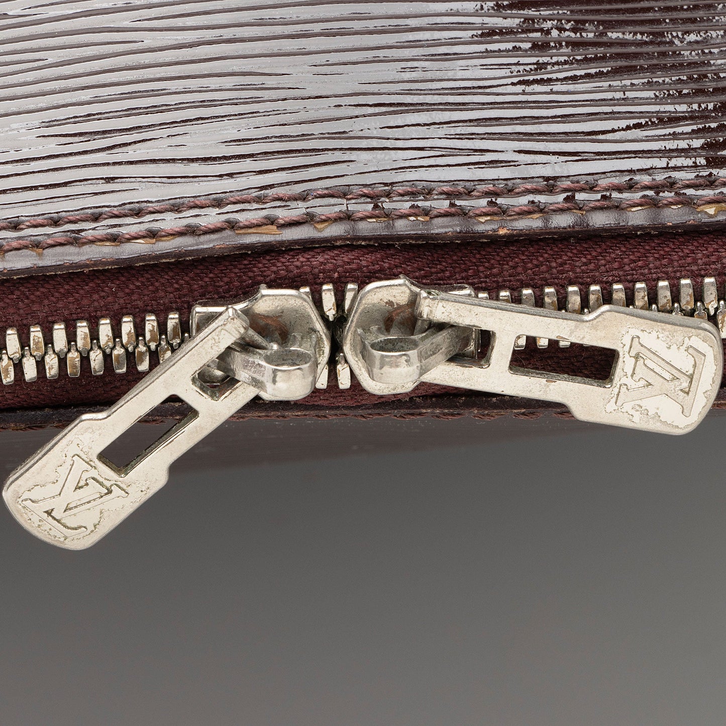 Louis Vuitton Epi Electric Alma GM Satchel (SHF-Ap1MrP)