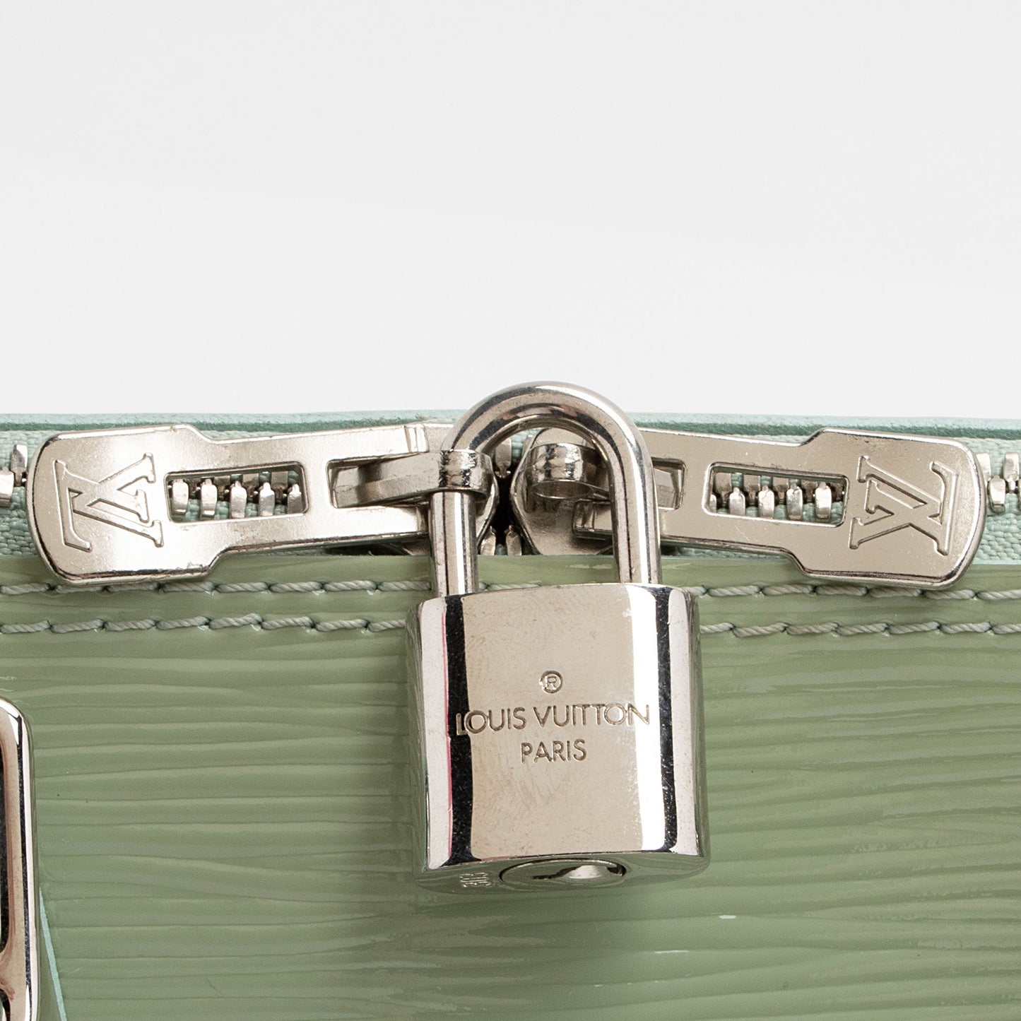Louis Vuitton Epi Leather Alma PM Satchel (SHF-7RddEA)