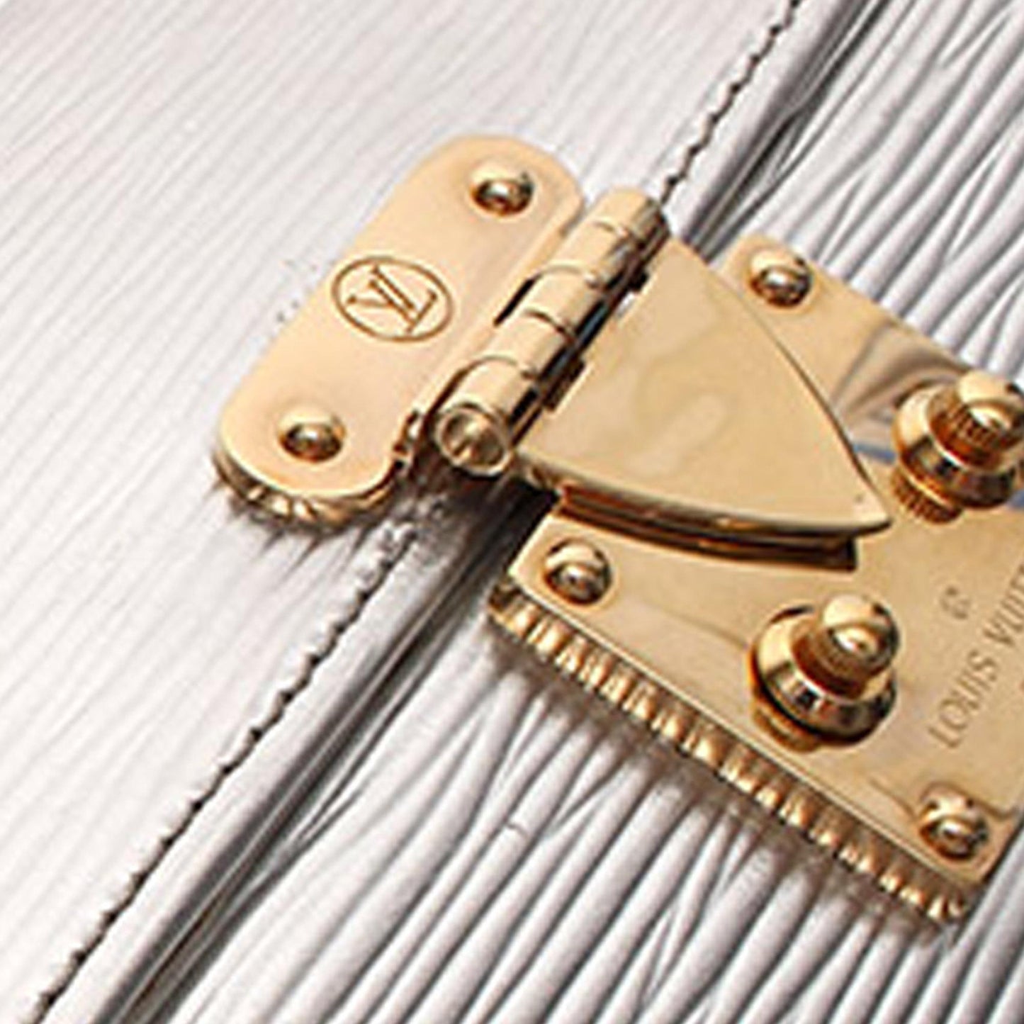 Louis Vuitton Epi Galaxia (SHG-9lZLZp)