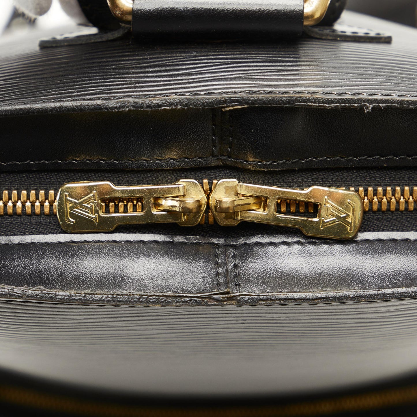 Louis Vuitton Epi Gobelins (SHG-9dcQ4Z)