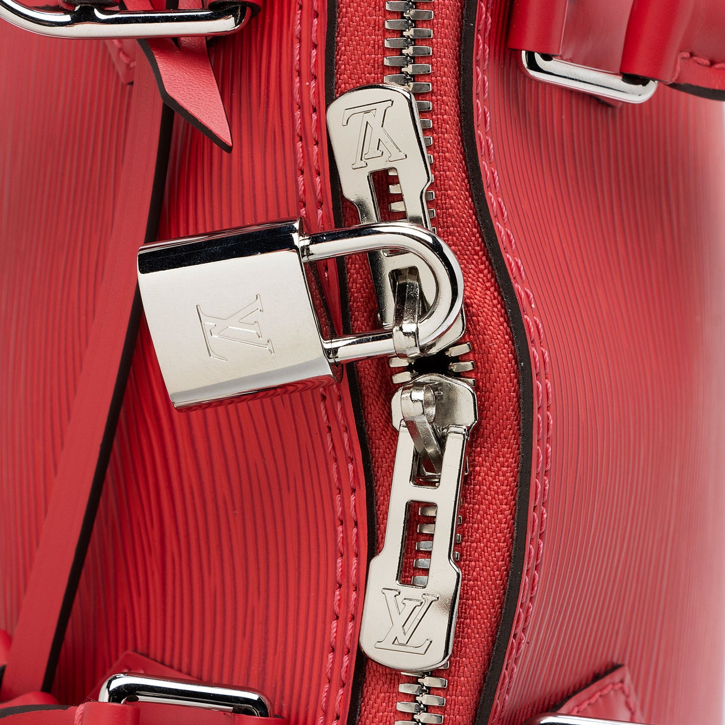 Louis Vuitton Epi Leather Alma PM Satchel (SHF-DMJifq)