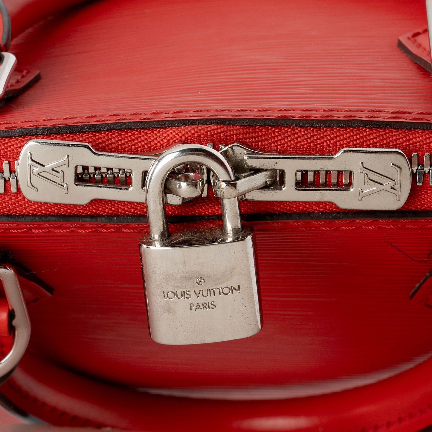 Louis Vuitton Epi Leather Alma PM Satchel (SHF-aFC3gv)