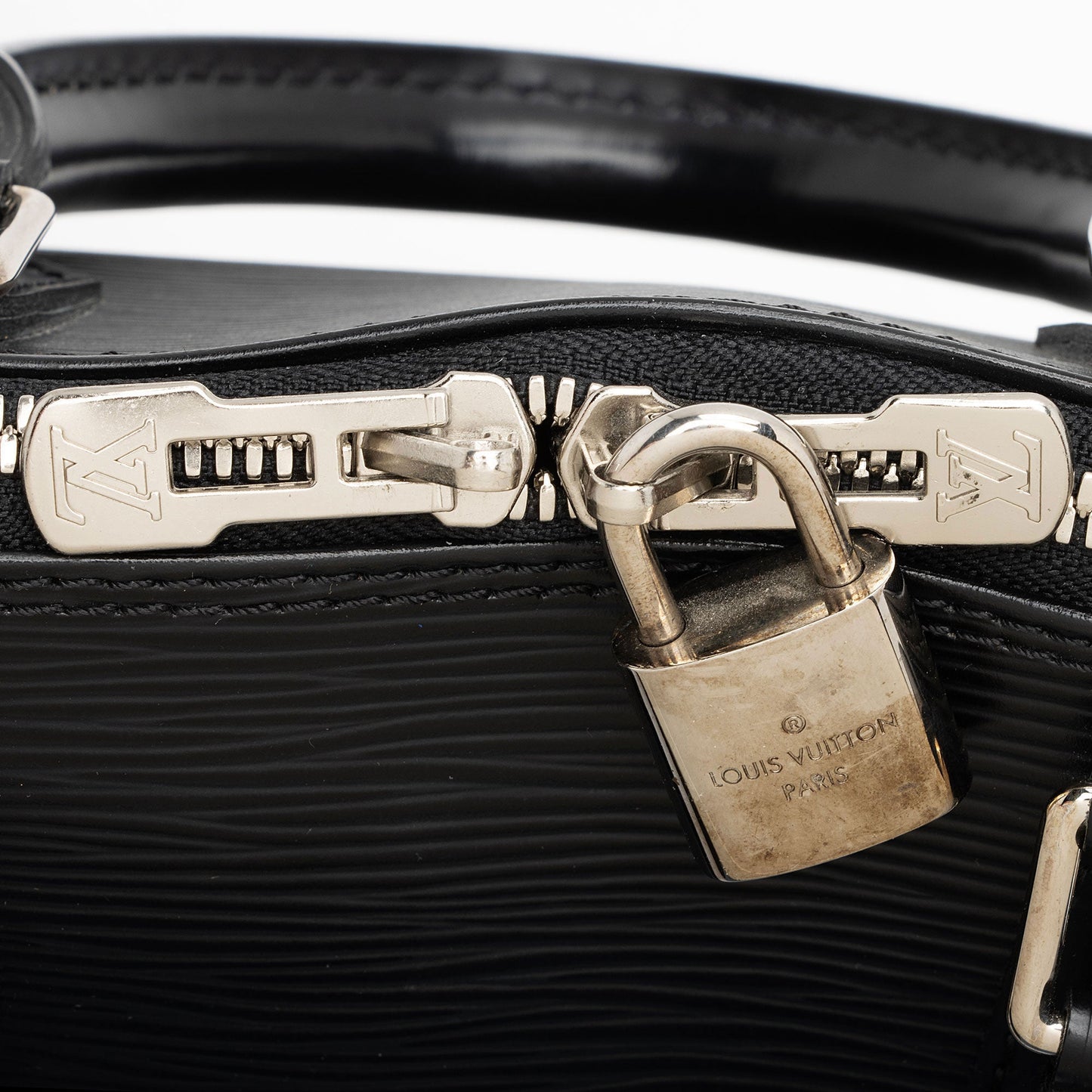 Louis Vuitton Epi Leather Alma PM Satchel (SHF-CTUQ3Z)