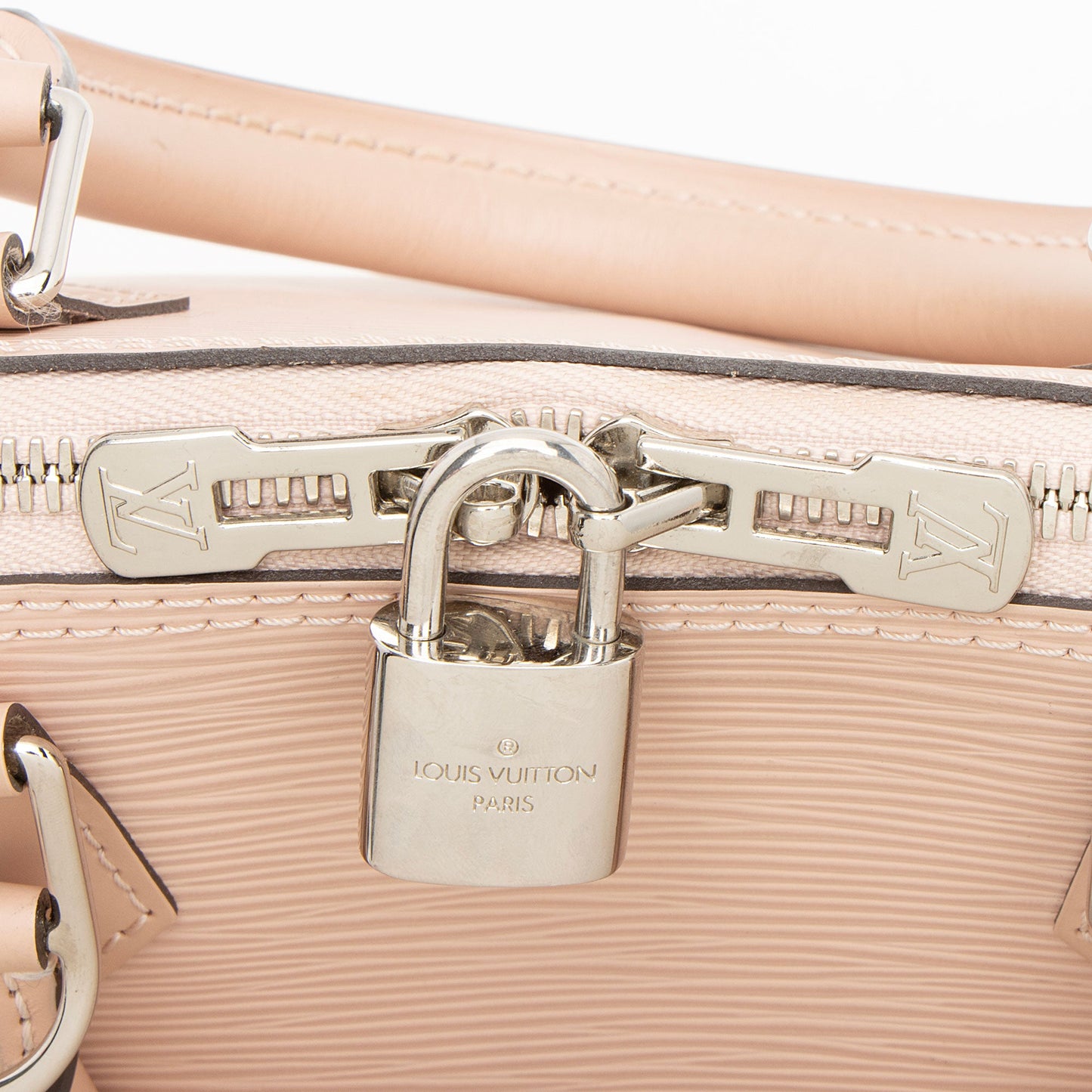 Louis Vuitton Epi Leather Alma PM Satchel (SHF-nAgTKF)
