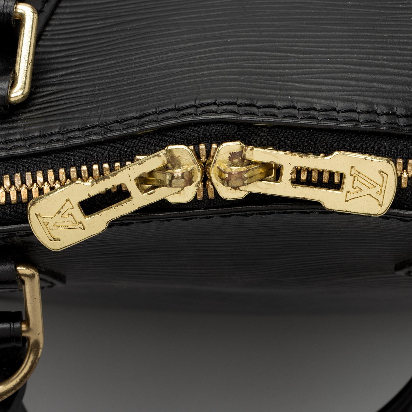 Louis Vuitton Epi Leather Alma PM Satchel (SHF-ZbcQp6)