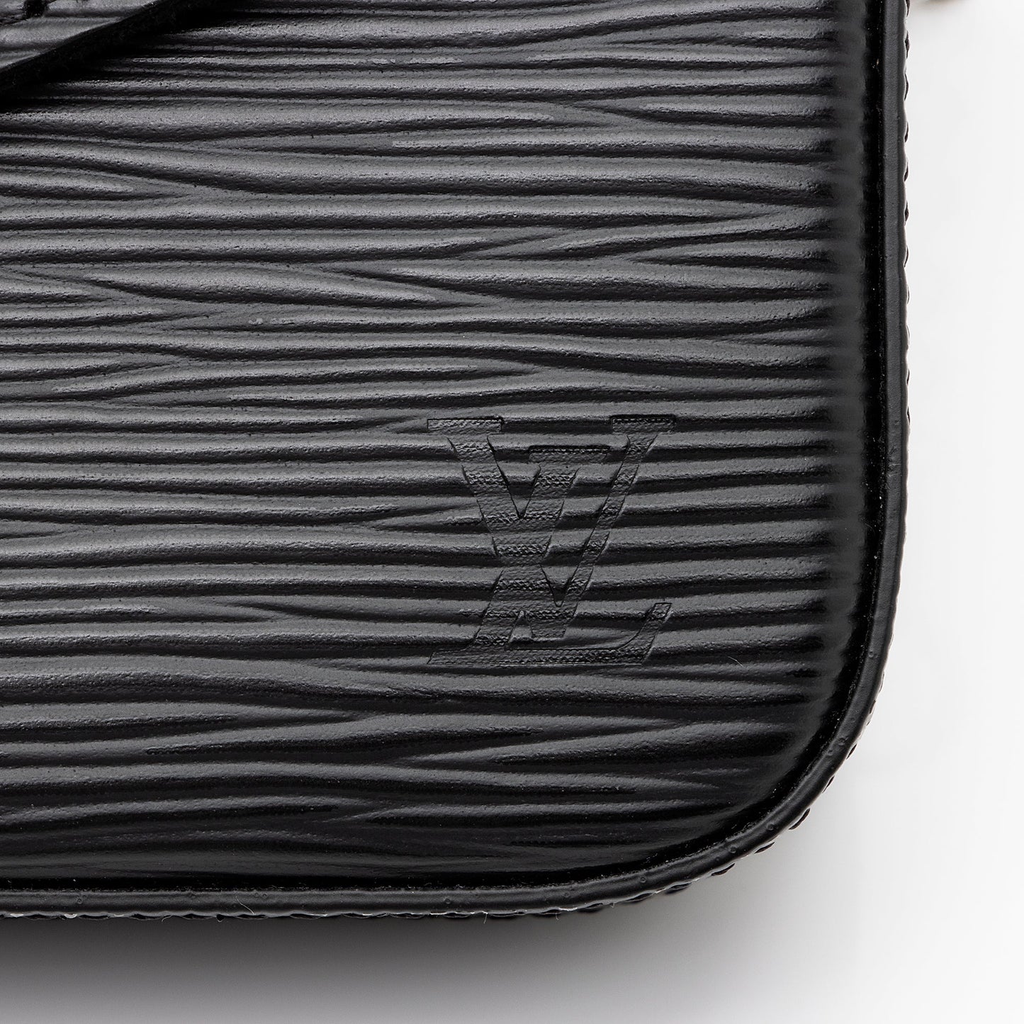 Louis Vuitton Epi Leather Felicie Pochette (SHF-23719)